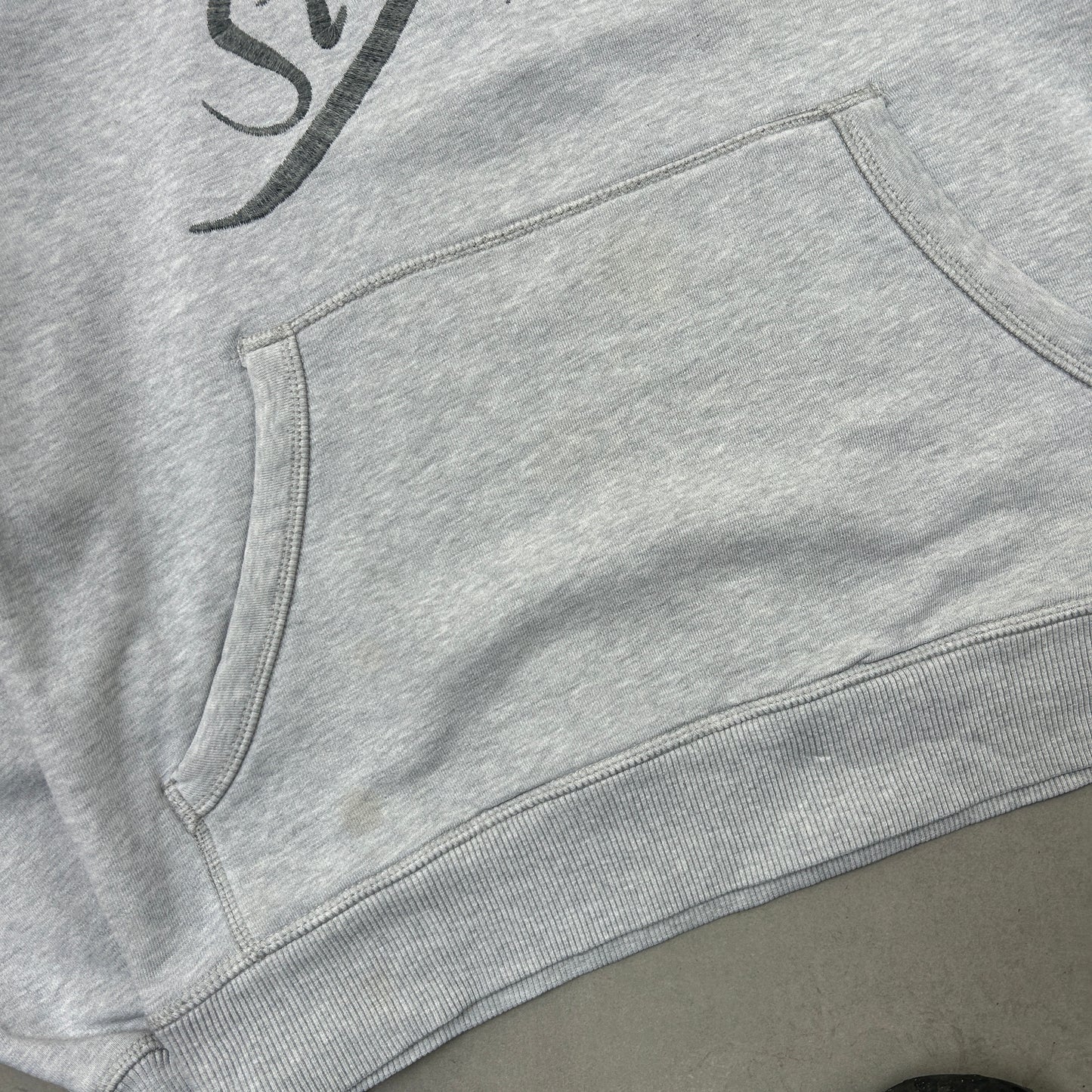 Vintage Quiksilver Embroidered Surfwear Grey Hoodie Sweatshirt - M