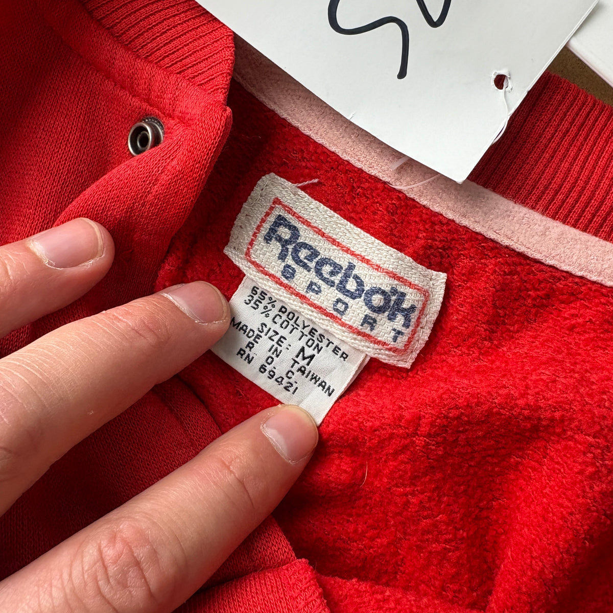 Vintage 90s Reebok Red Boxy Embroidered Sweatshirt - M