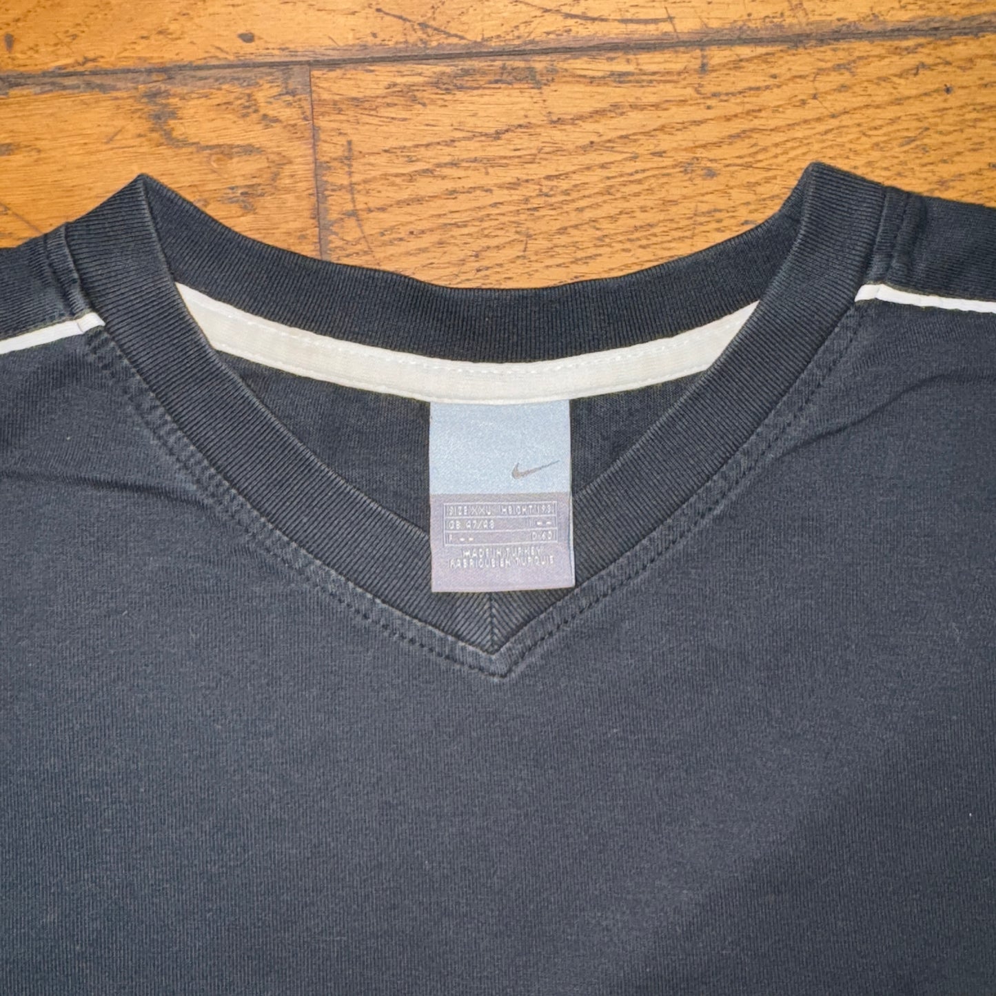 Vintage 00s Nike Black Swoosh Cropped Boxy T-Shirt - XL