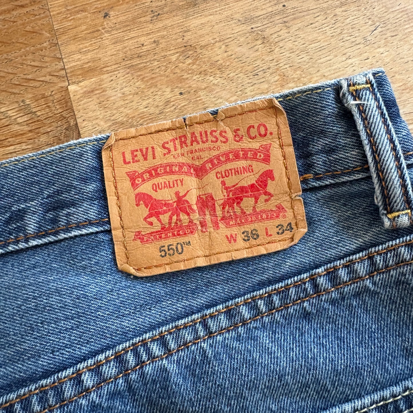 Vintage Levis 550 Baggy Blue Denim Jeans - 36L