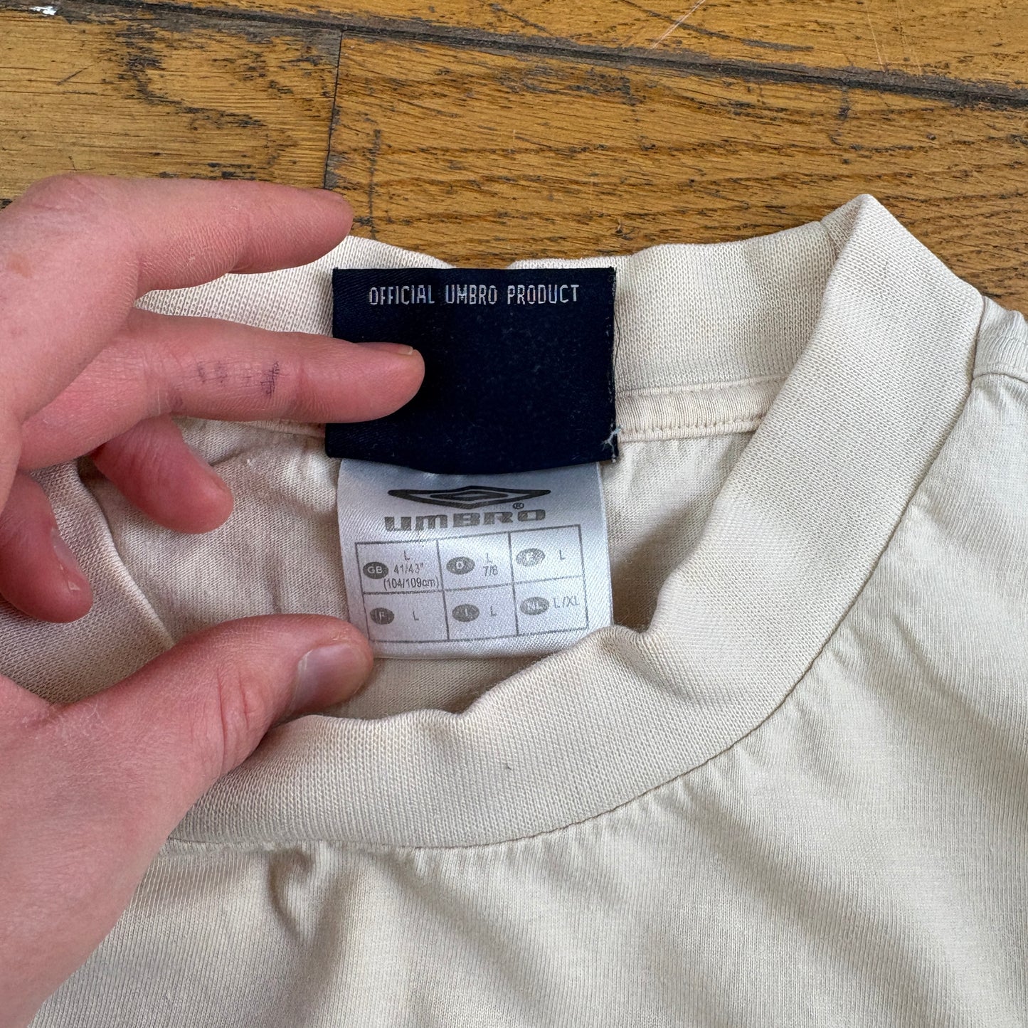 Vintage Umbro Embroidered Cream T-Shirt - L