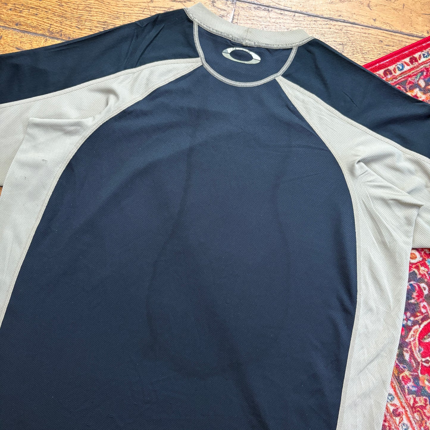 Vintage Oakley Sports Black Graphic T-Shirt - XL