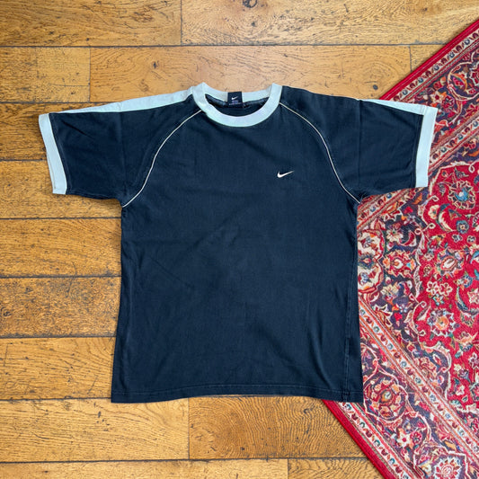Vintage Nike Black Swoosh 90s Graphic T-Shirt - S