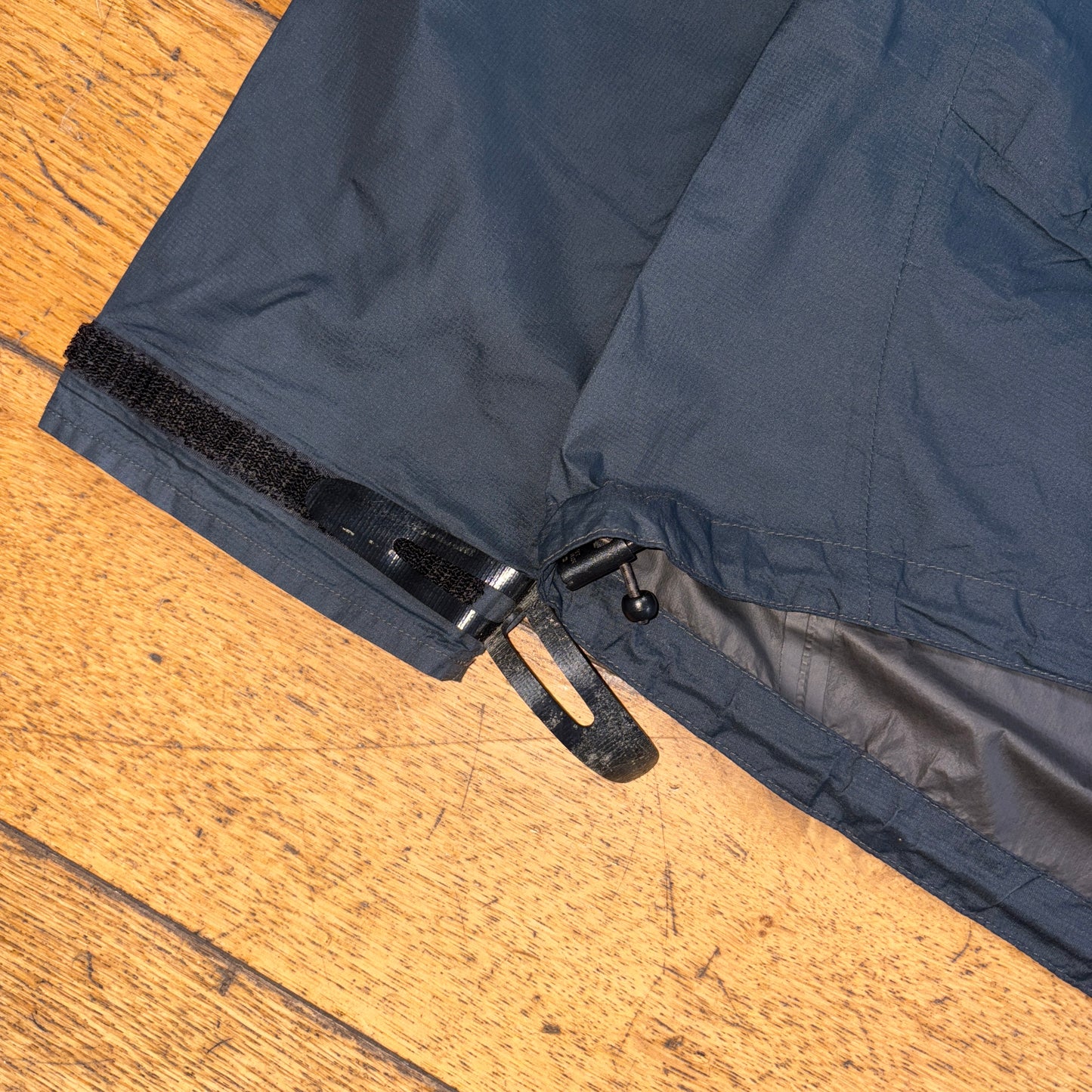 Vintage Mountain Equipment Black Goretex Hiking Technical Waterproof Jacket - S