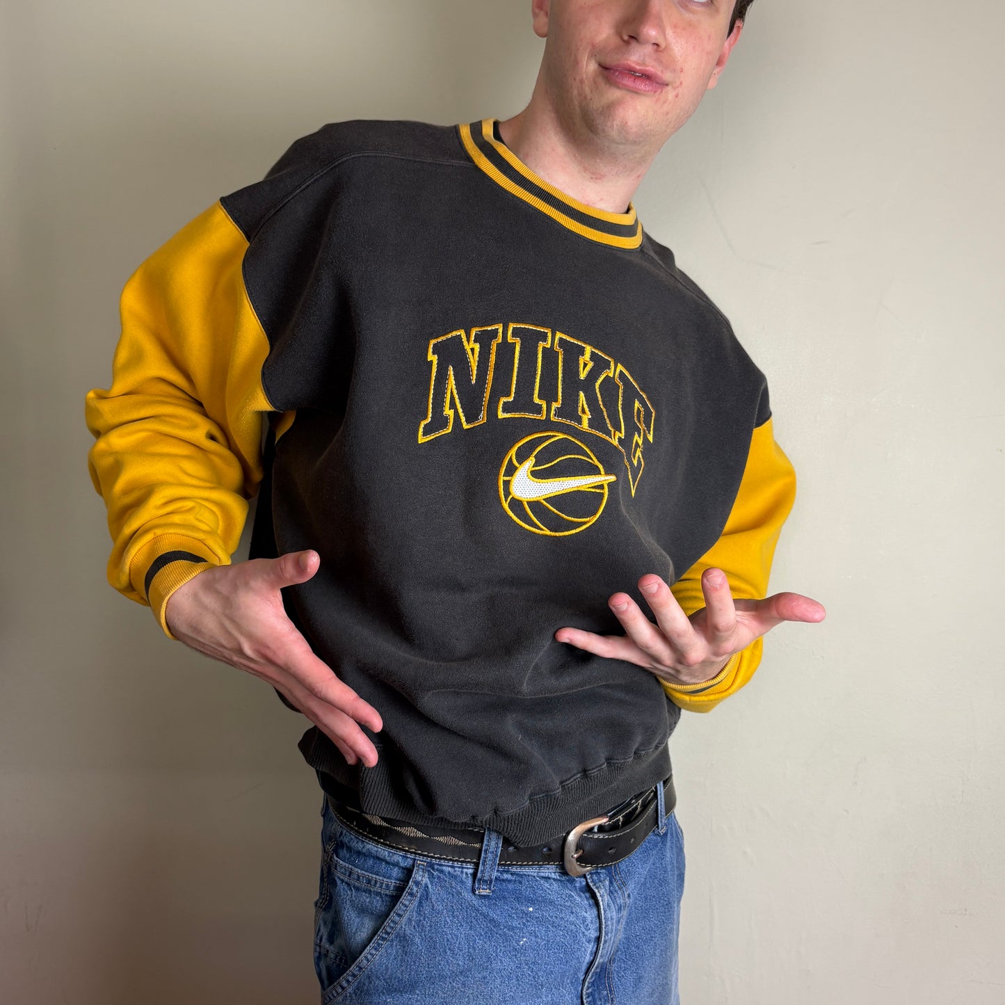 Vintage Nike Basketball 90s Black Yellow Embroidered Sweatshirt - XL