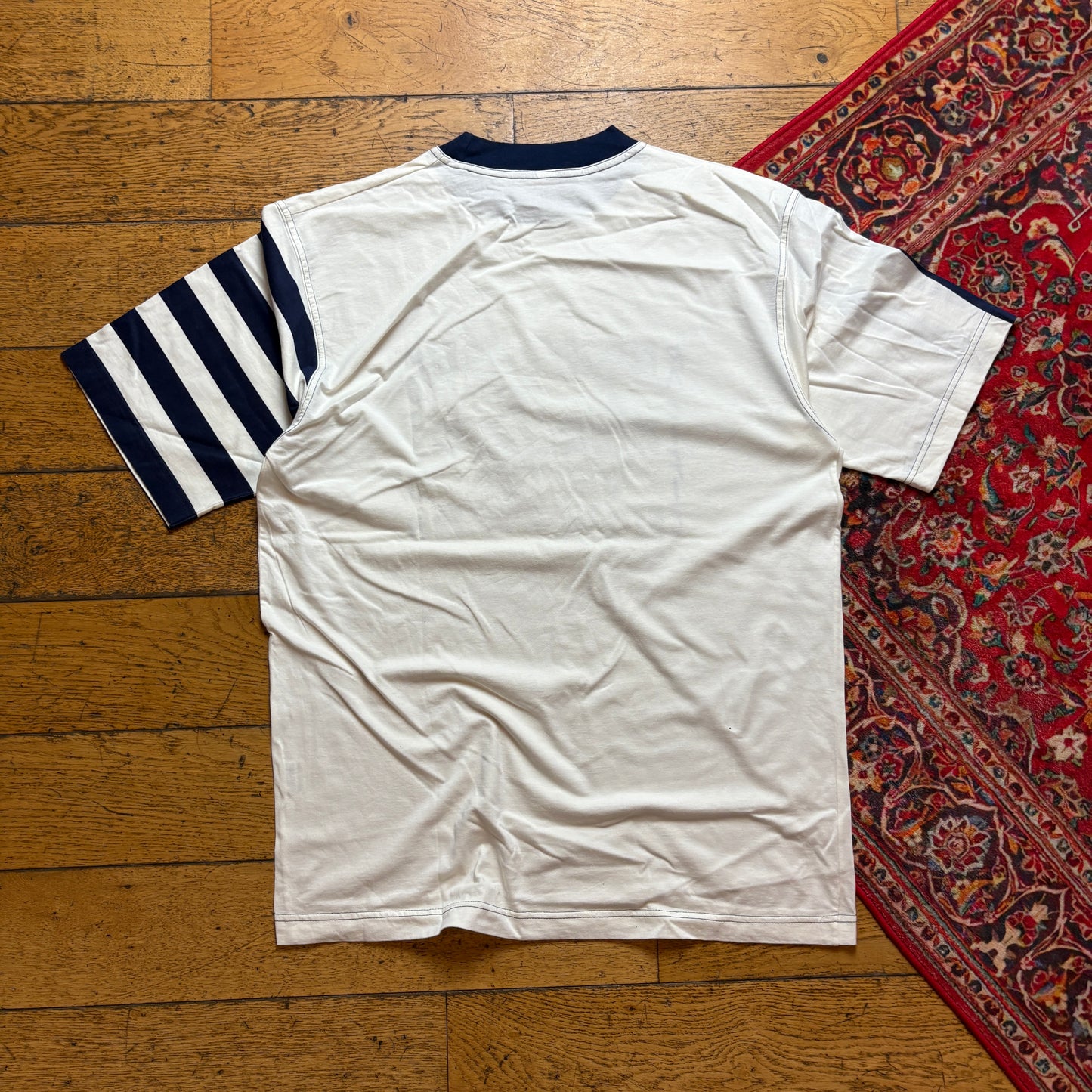 Vintage 90s White Surfwear Single Stitch Graphic T-Shirt - M
