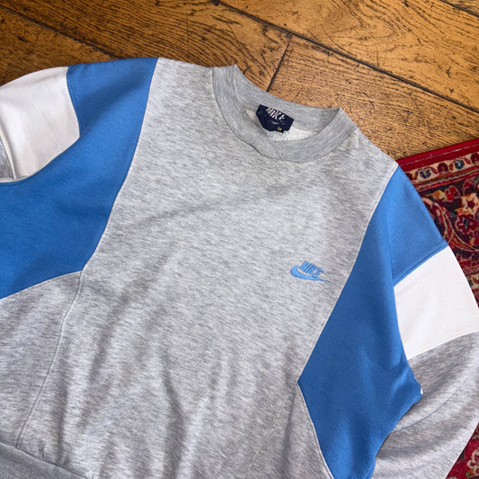Vintage 90s Nike Grey Swoosh Boxy Embroidered Sweatshirt - M