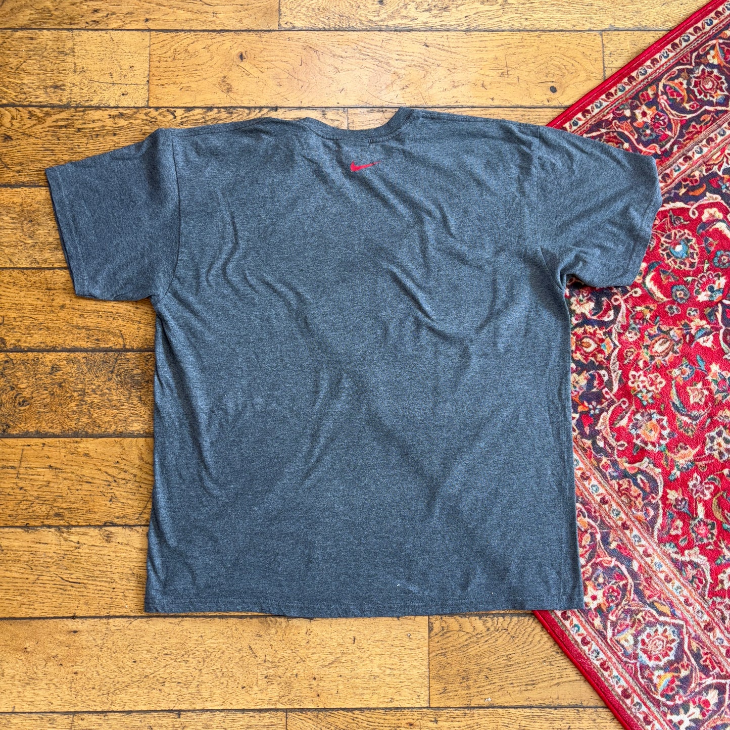 Vintage Nike Y2K Grey Graphic T-Shirt - XL