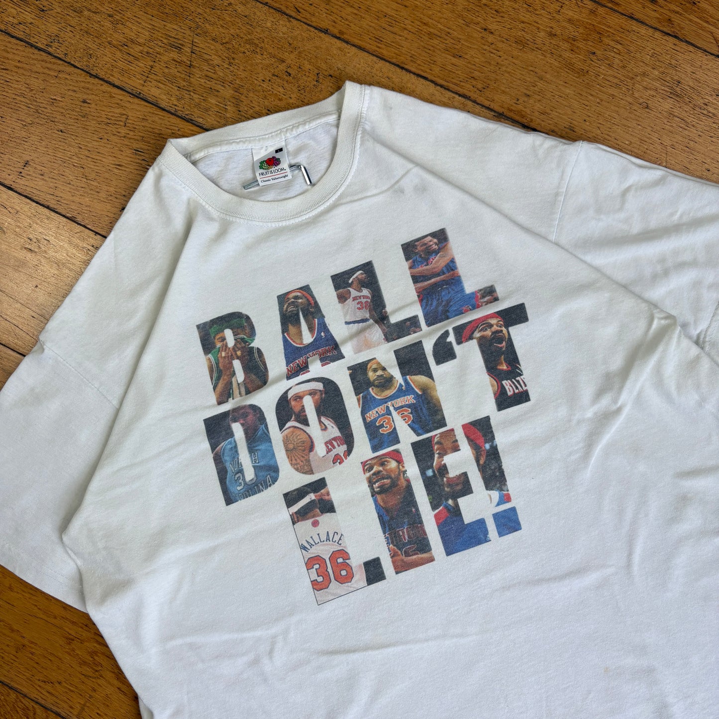 Vintage Basketball White Graphic T-Shirt - M
