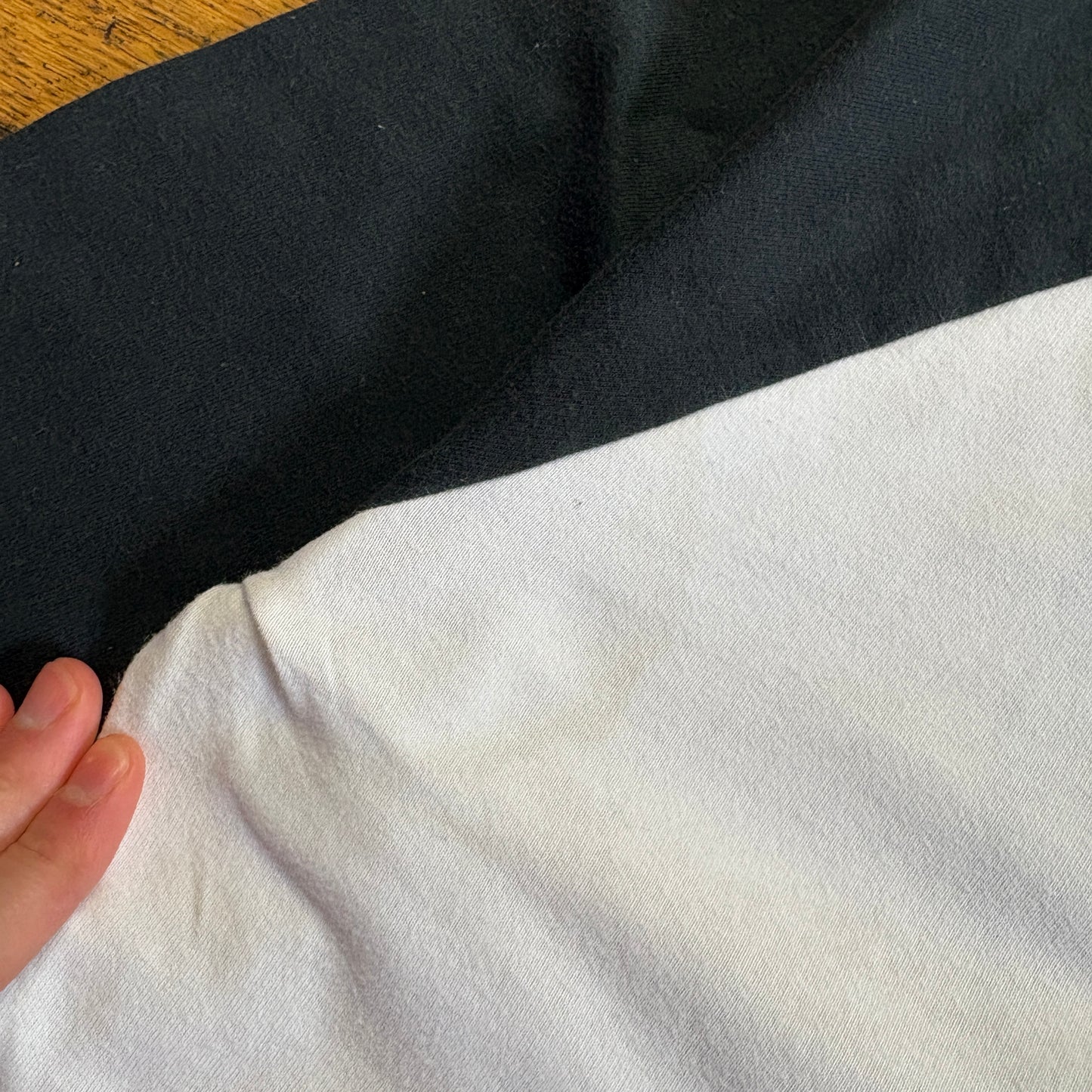 Vintage Oakley White Raglan Graphic T-Shirt - M