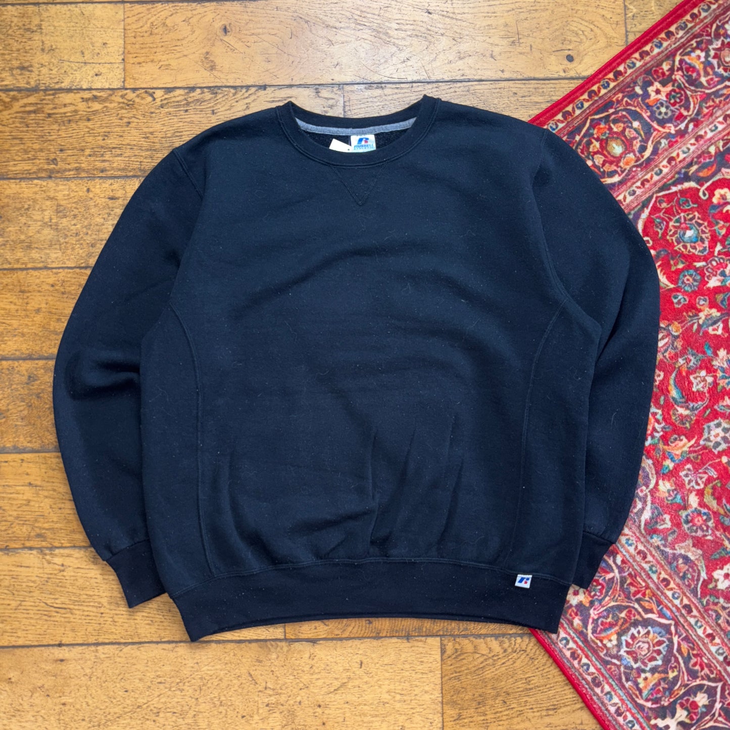 Vintage Russell Athletic Black Boxy Blank Embroidered Sweatshirt - L