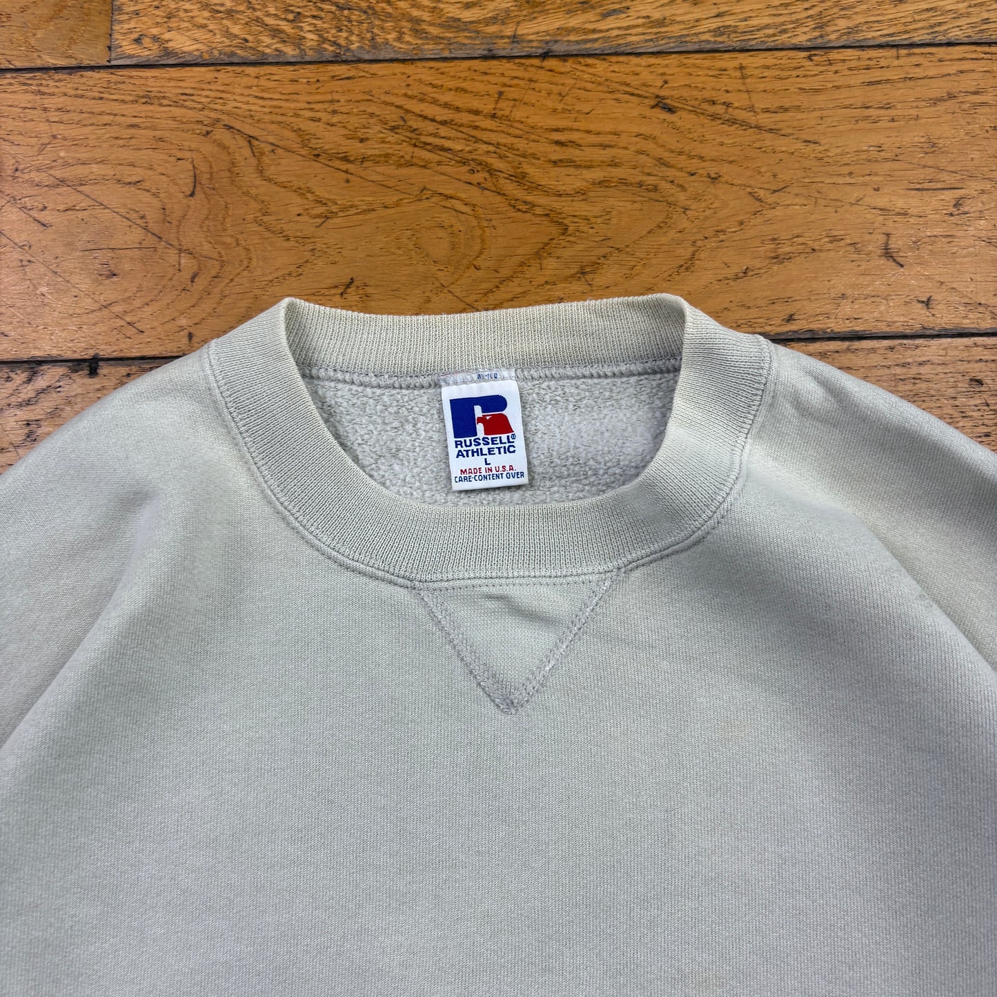 Vintage Russell Athletic Blank Cream Sweatshirt - L