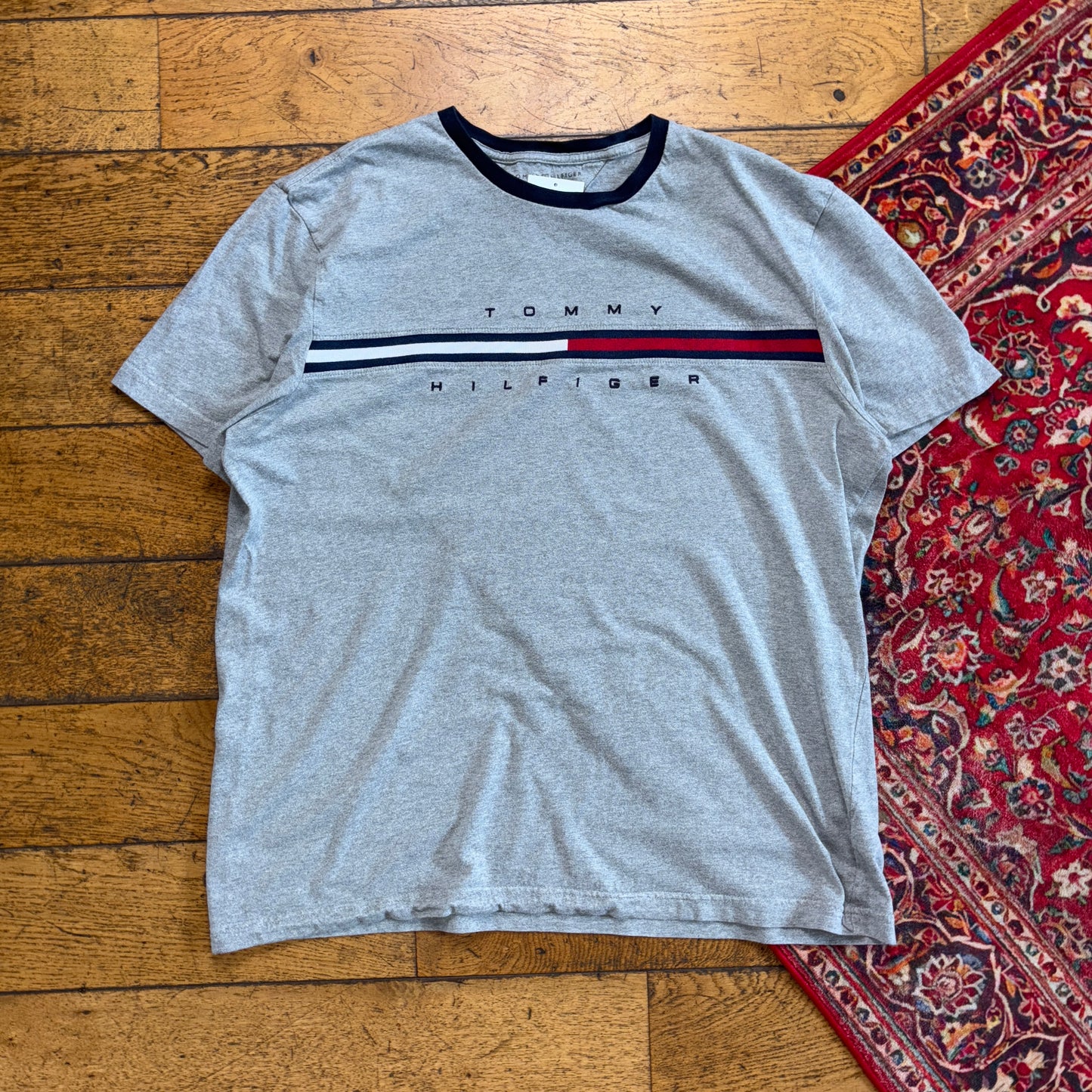 Vintage Tommy Hilfiger Embroidered Grey Graphic T-Shirt - XL