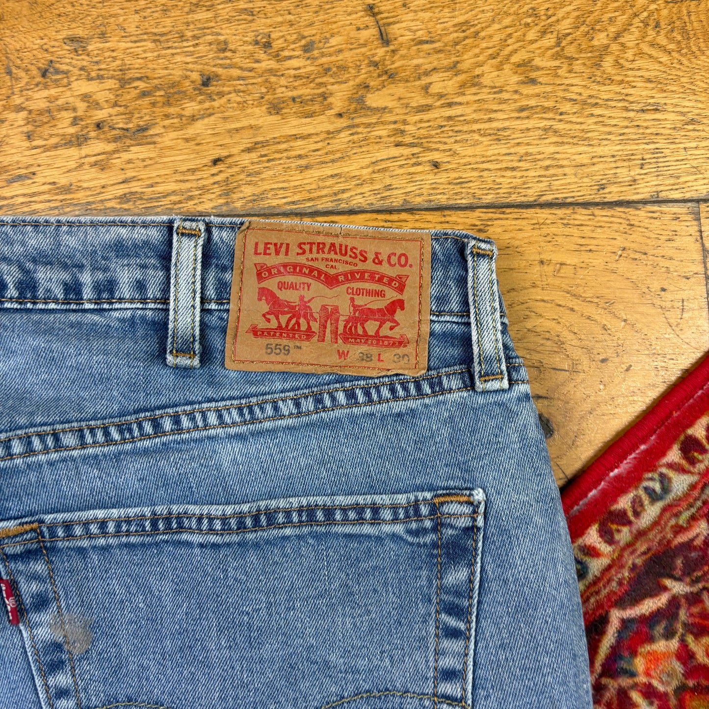Vintage Levis 559 Baggy Blue Denim Jeans - 40