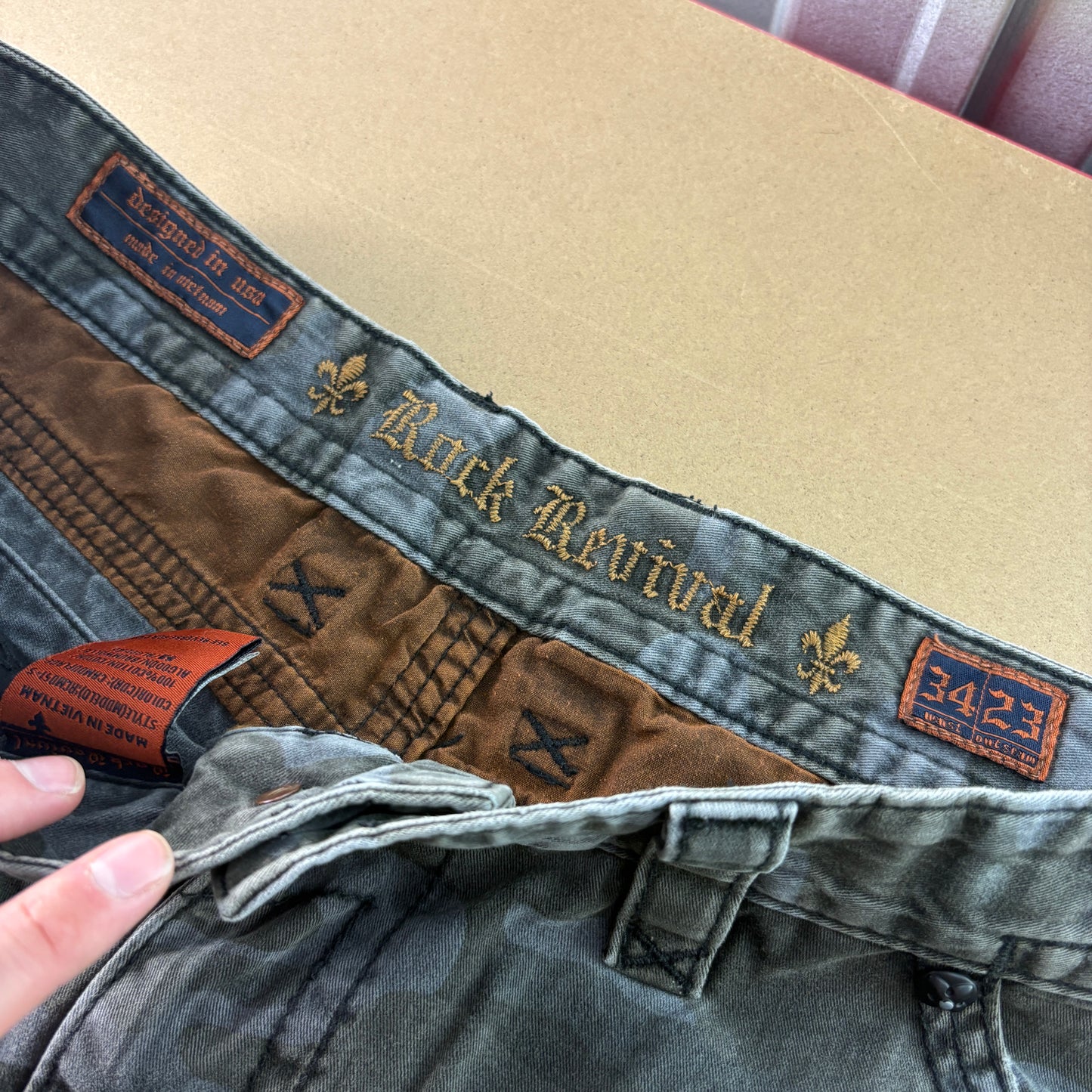 Vintage Rock Revival Grey Camo Embroidered Y2K Hip Hop Baggy Shorts - 36