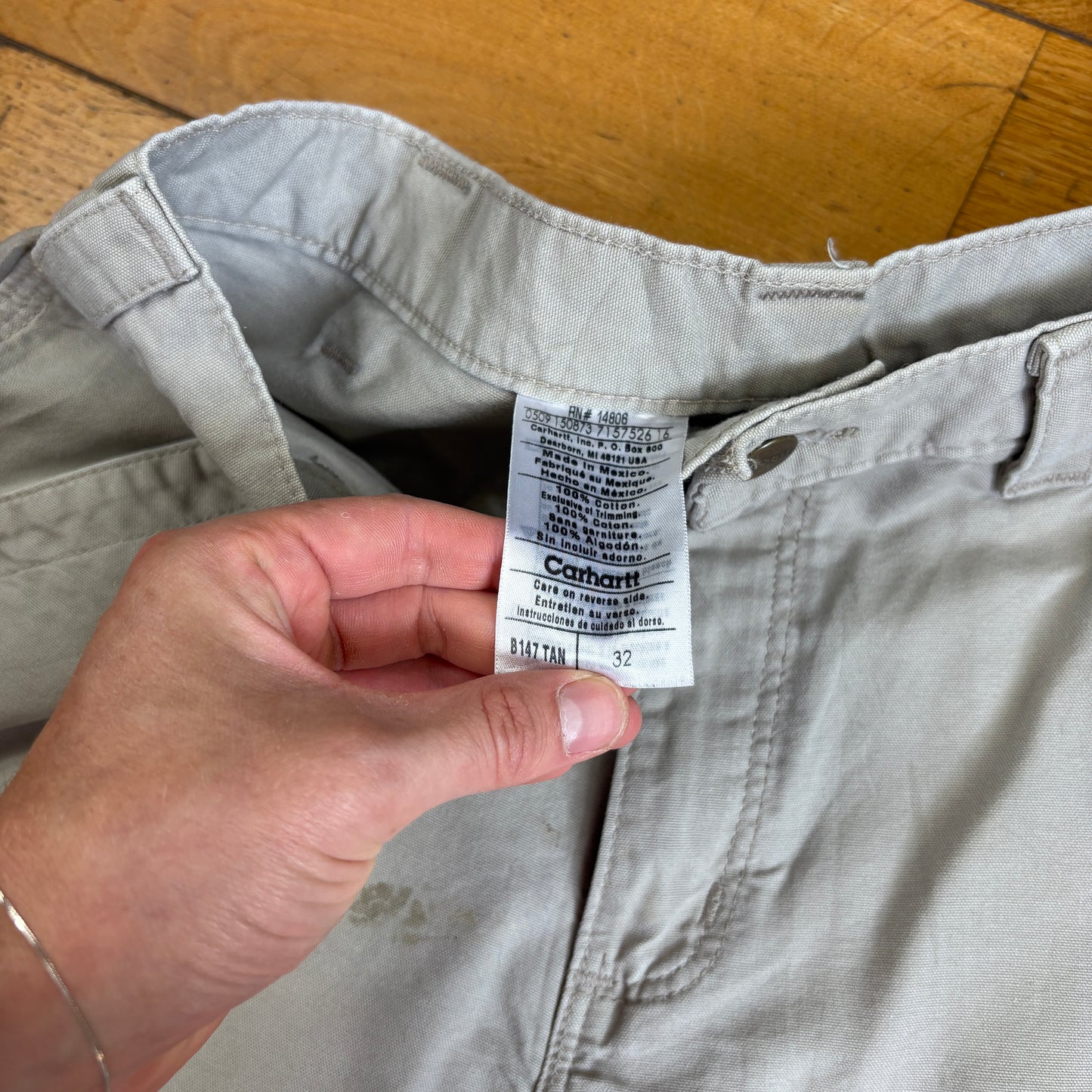 Vintage Carhartt Cream Workwear Baggy Carpenter Shorts - 32