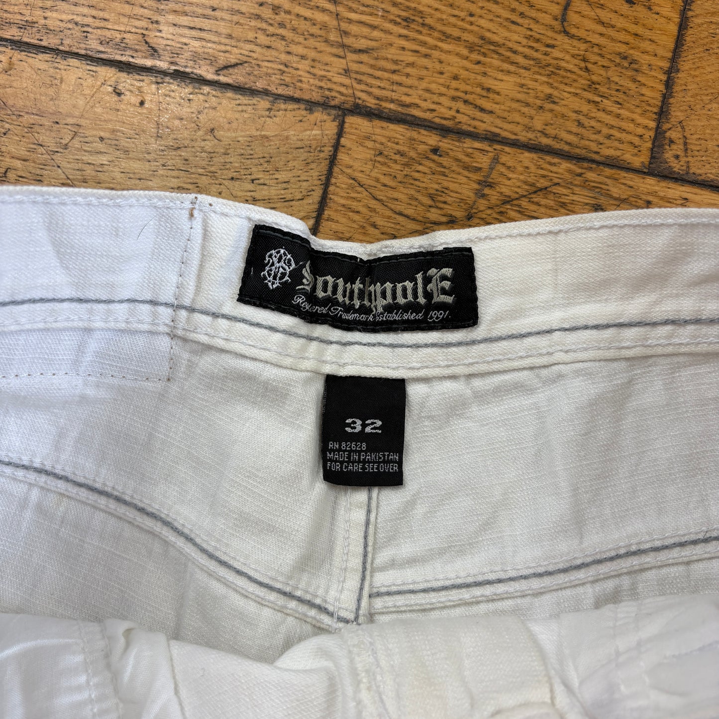 Vintage Southpole Embroidered White Hip Hop Baggy Shorts Jorts - 32
