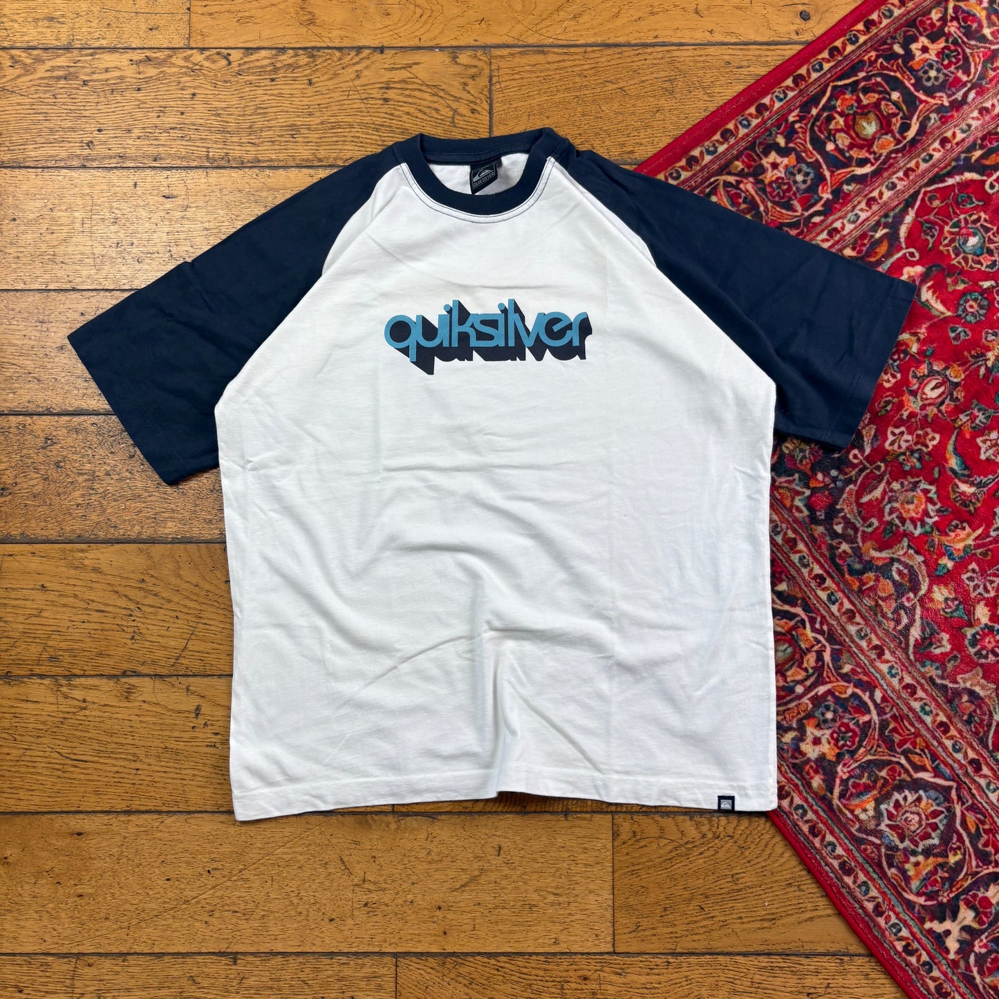 Vintage Quiksilver White Navy Surfwear Graphic T-Shirt - M