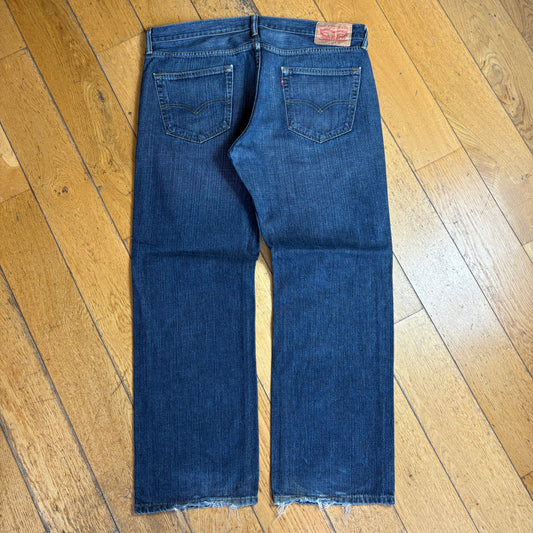 Vintage Levis 559 Baggy Blue Denim Jeans - 40