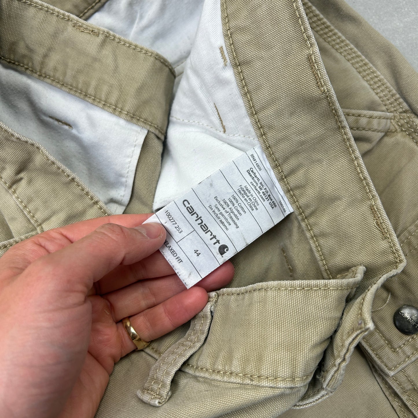 Vintage Carhartt Workwear Baggy Cream Carpenter Shorts - 44