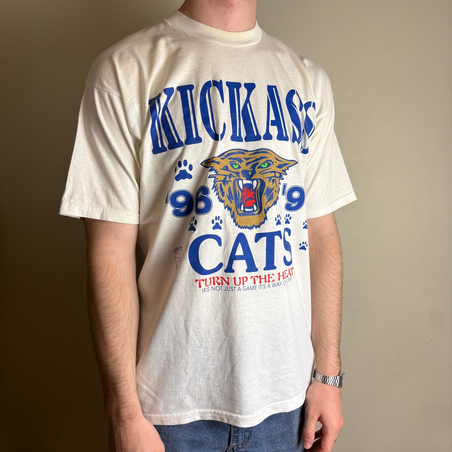 Vintage 1996 Kickass Cats White Basketball College Graphic T-Shirt - XL