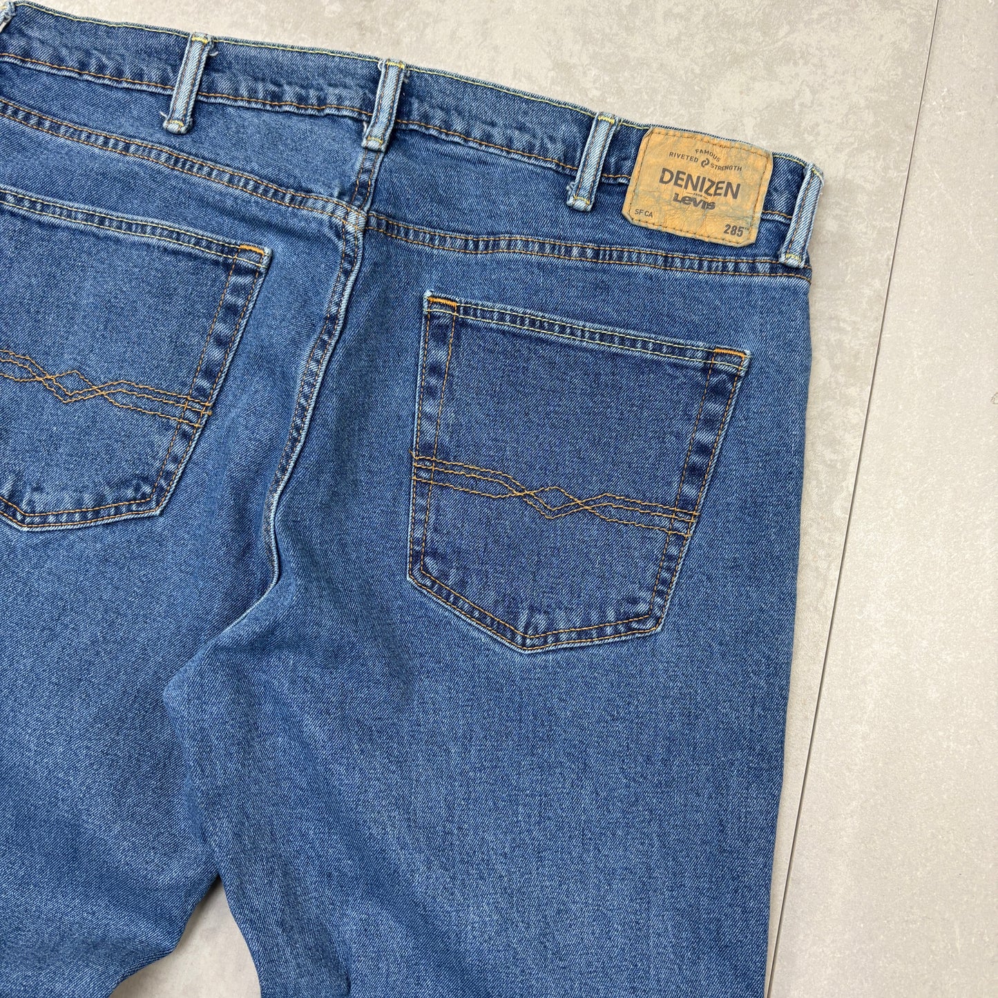 Vintage Levis Baggy Blue Denim Jeans - 38