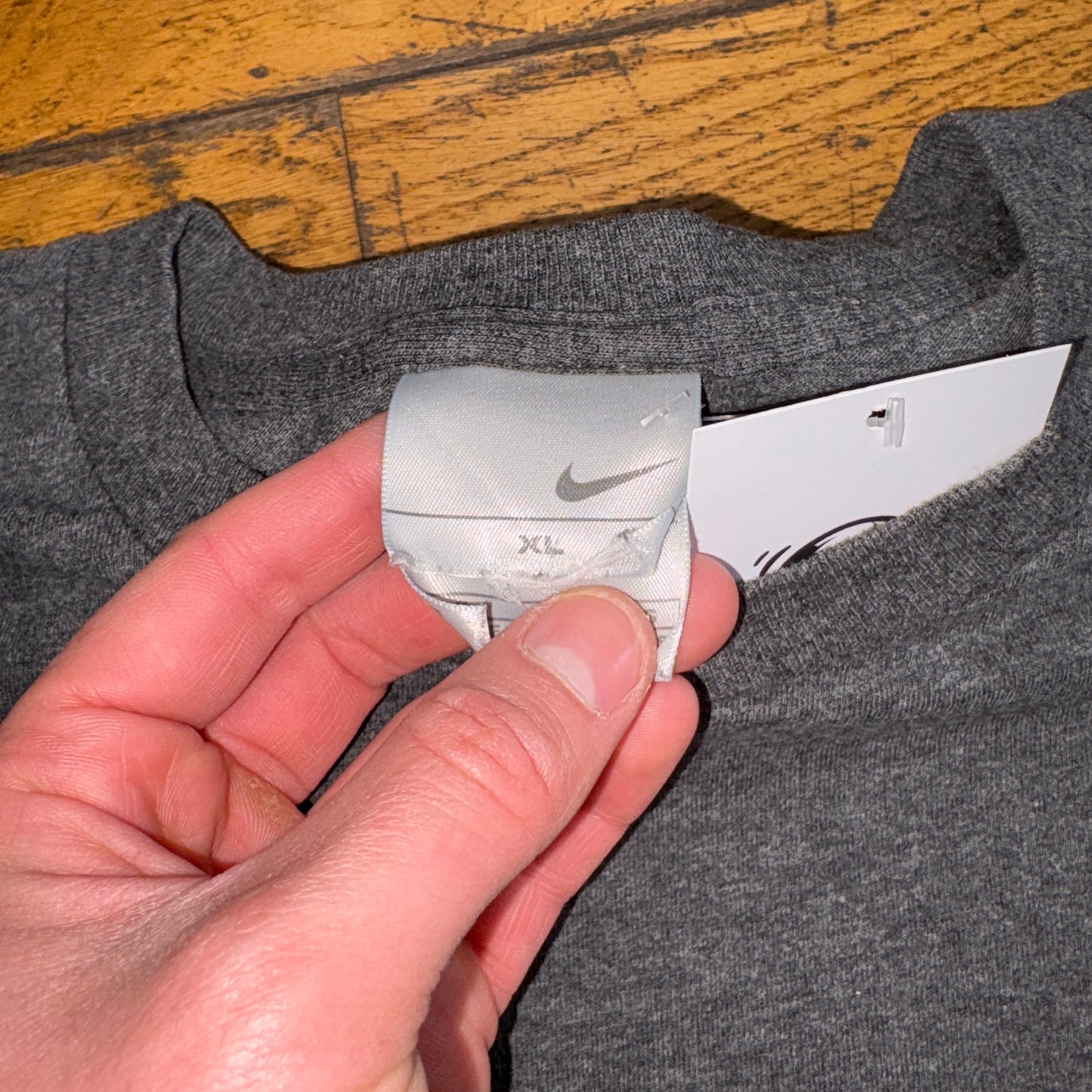 Vintage Nike Y2K Grey Graphic T-Shirt - XL