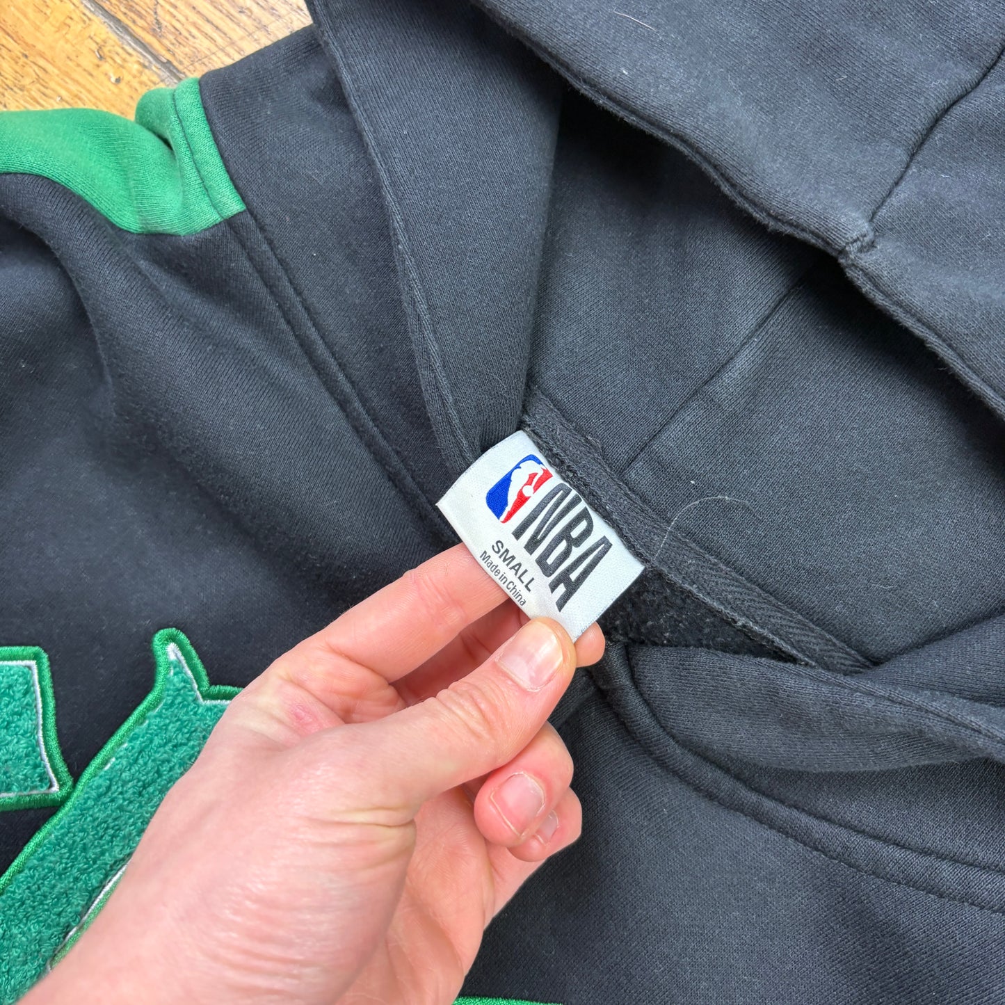 Vintage NBA Boston Celtics Black Hoodie Boxy Embroidered Sweatshirt - M
