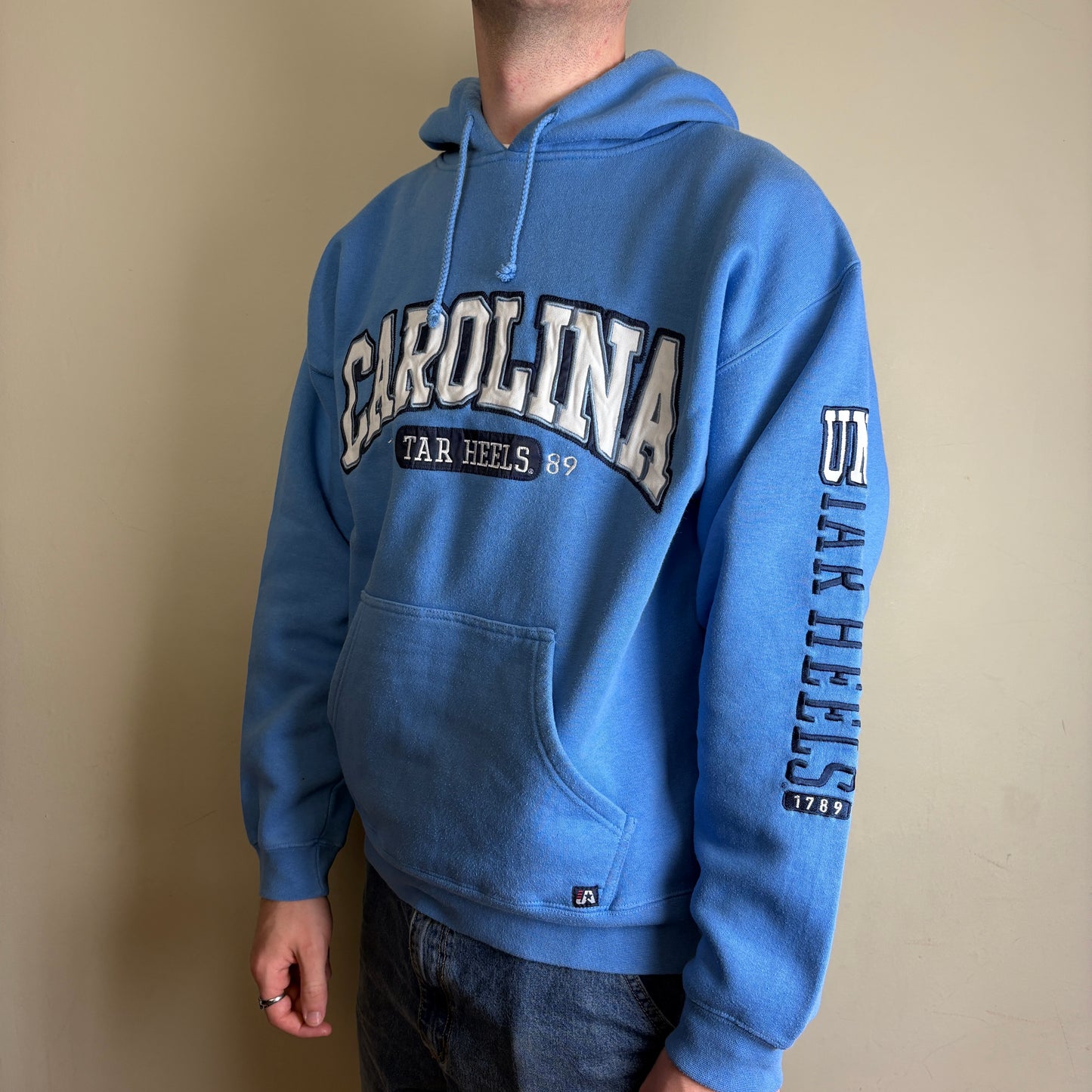 Vintage Carolina Tar Heels Blue Basketball Hoodie Embroidered Sweatshirt - L