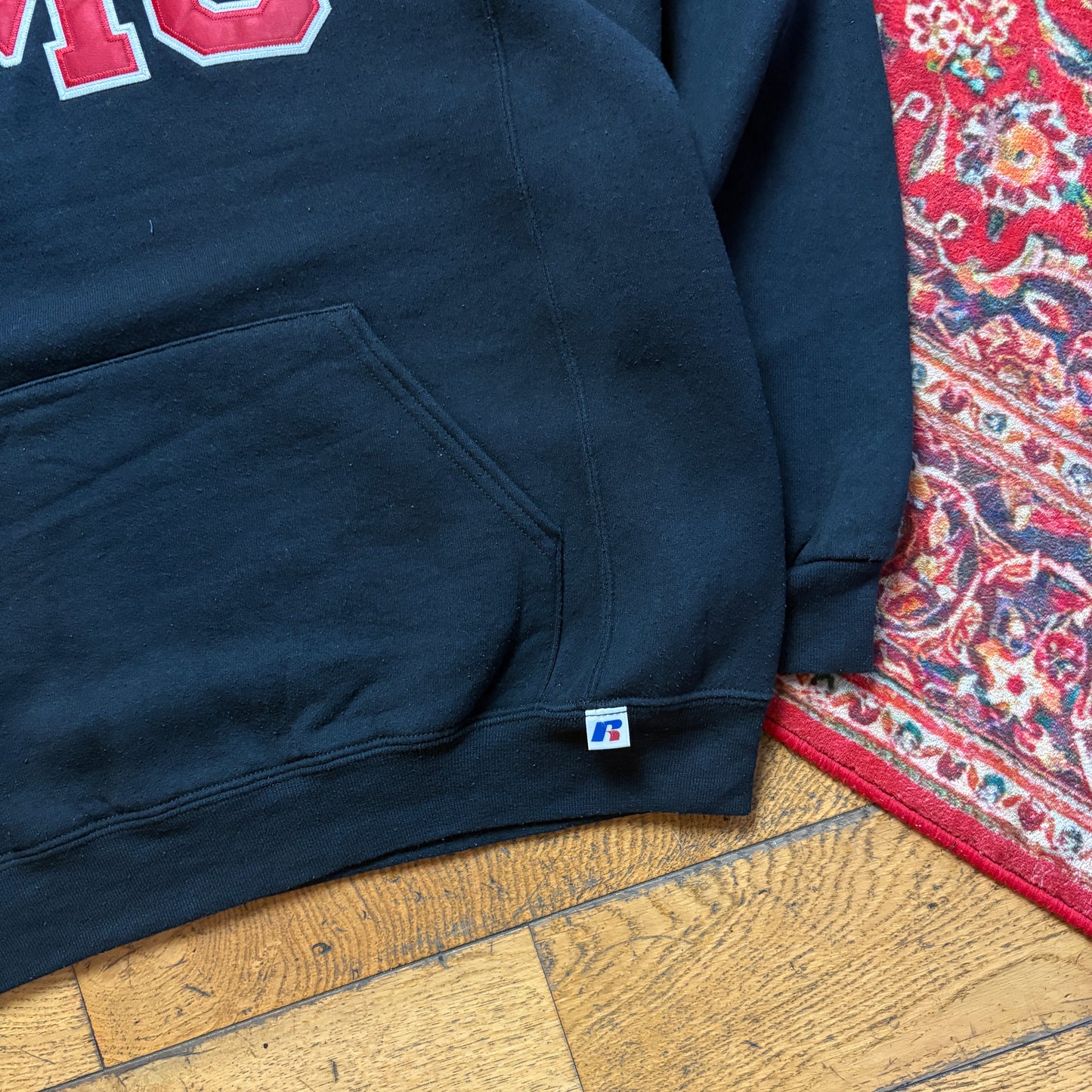 Vintage Russell Athletic Black Boxy Embroidered Sweatshirt - M