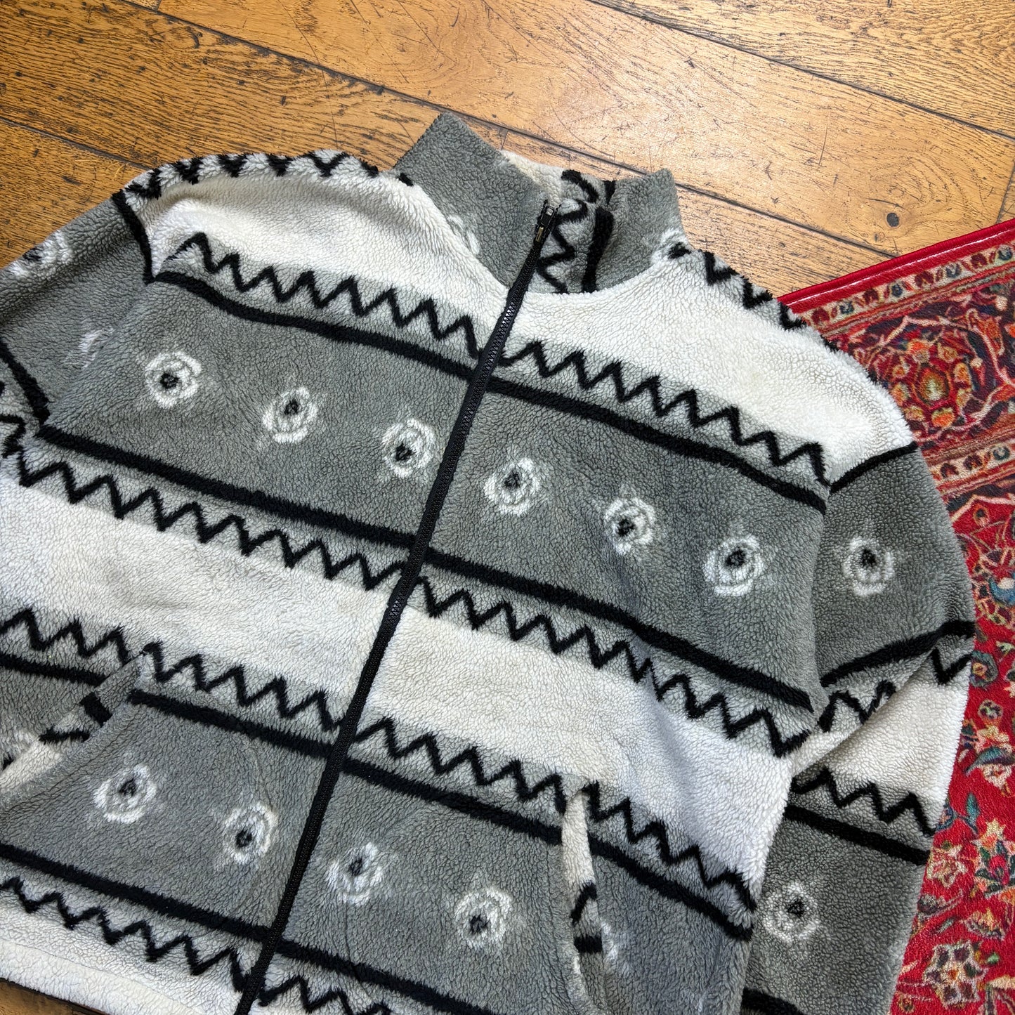 Vintage 90s Grey White Funky Crazy Pattern Fleece Embroidered Sweatshirt - XL
