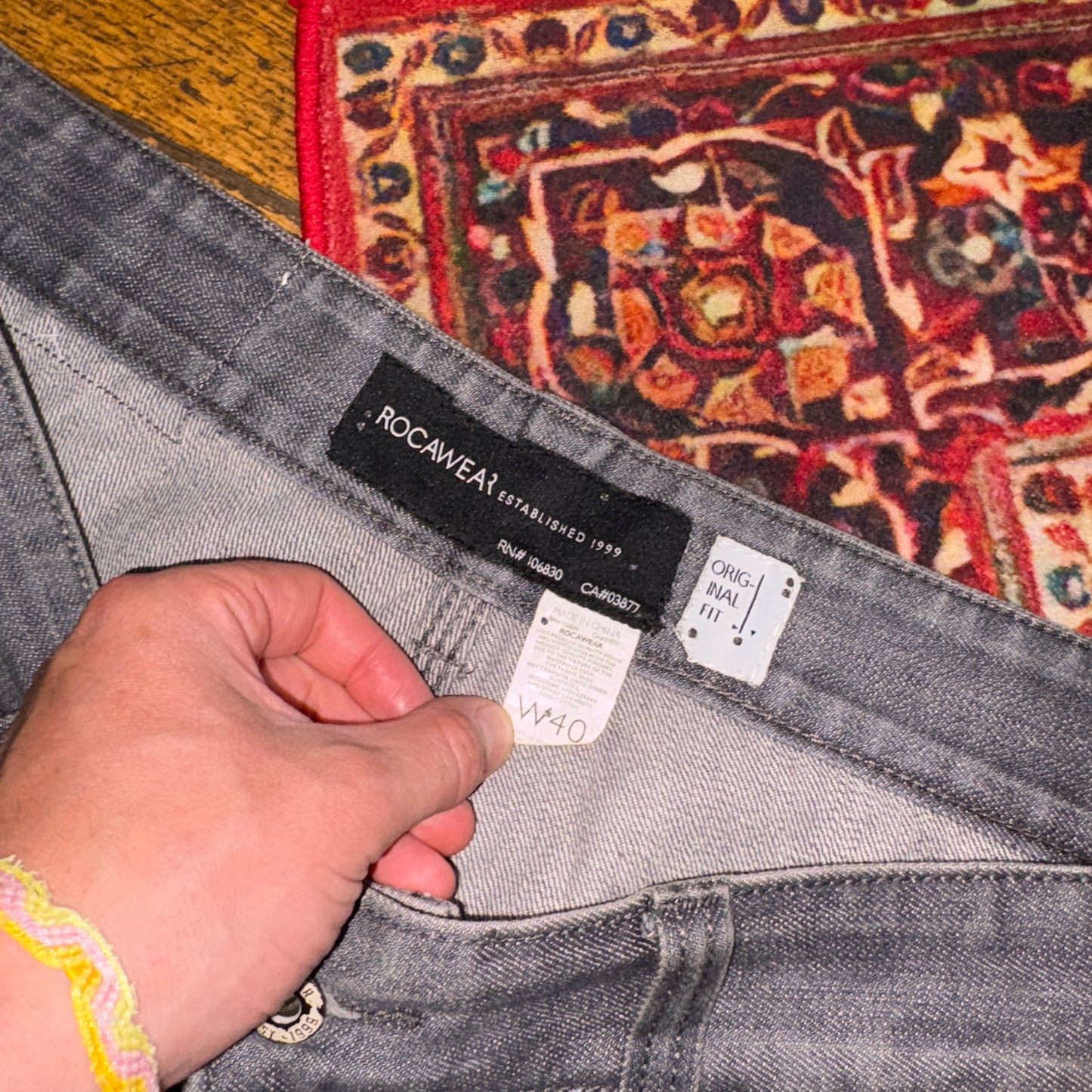 Vintage Rocawear Grey Embroidered Y2K Hip Hop Baggy Jeans Shorts Jorts - 40