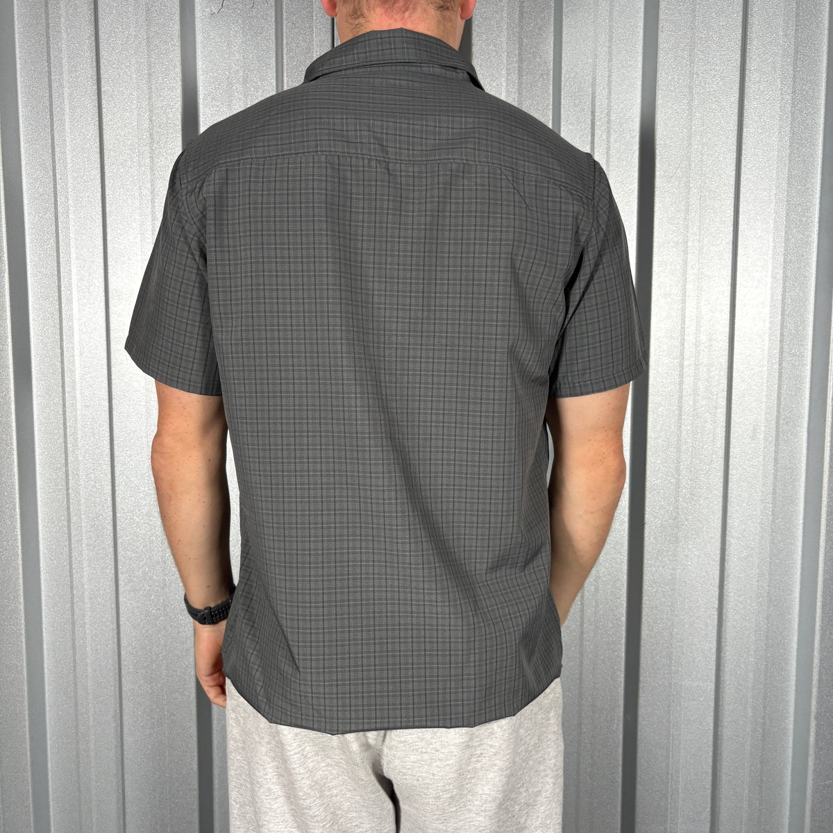 Oakley Grey Check Plaid Short Sleeve Shirt - M