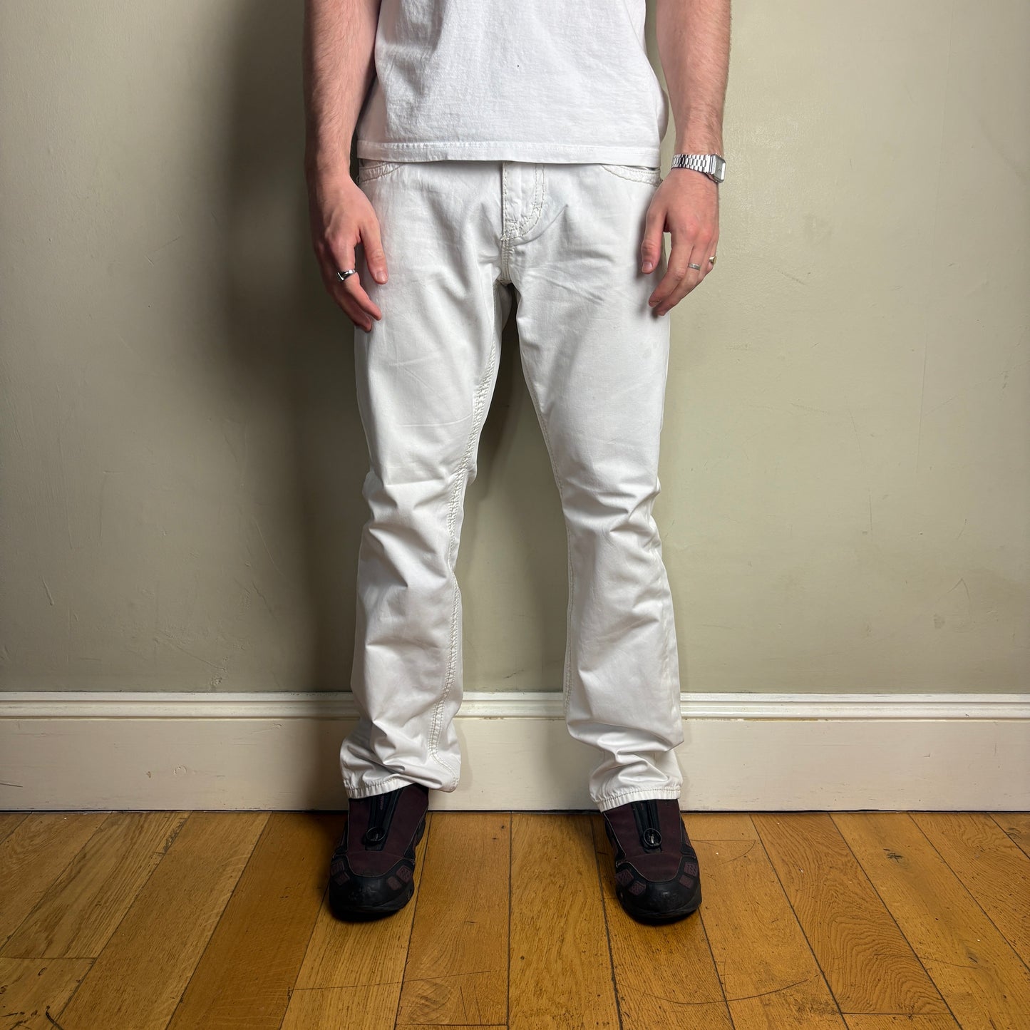 Vintage Rock Revival White Embroidered Y2K Hip Hop Baggy Jeans - 36L