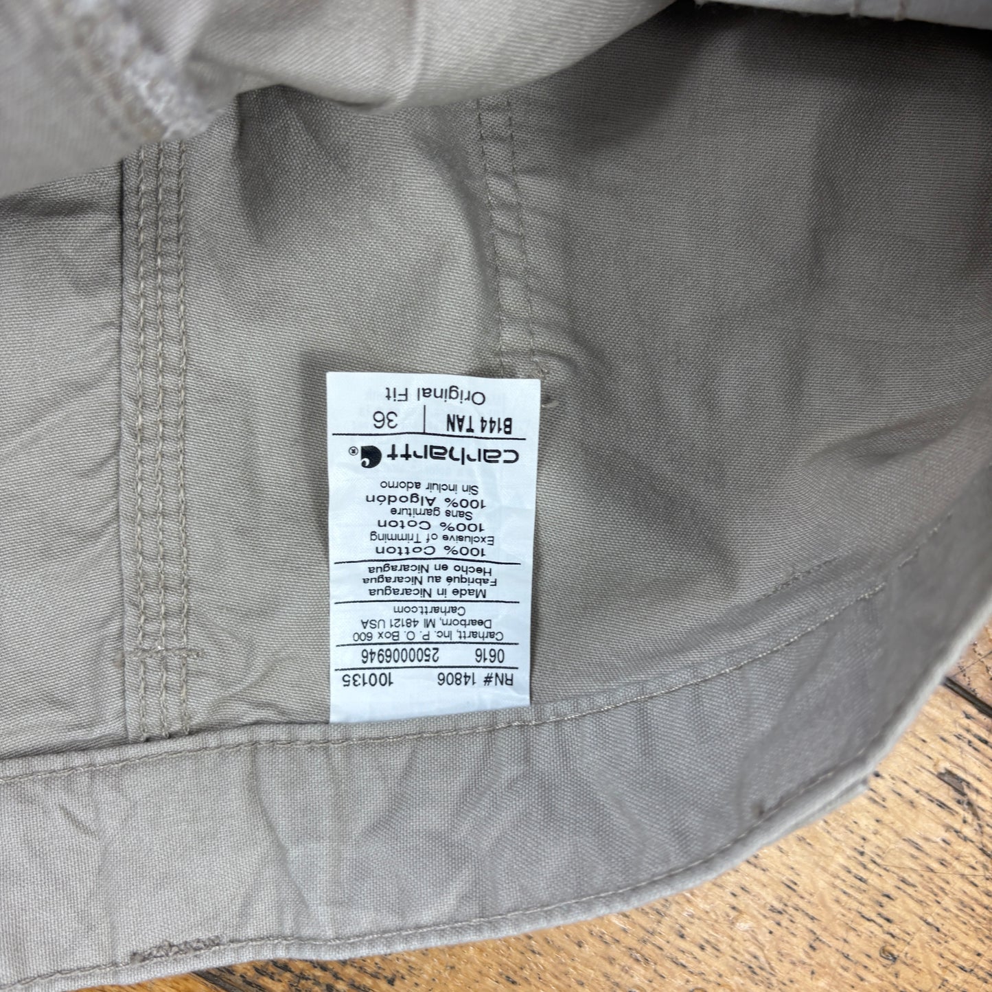 Vintage Carhartt Workwear Cream Baggy Carpenter Shorts - 36