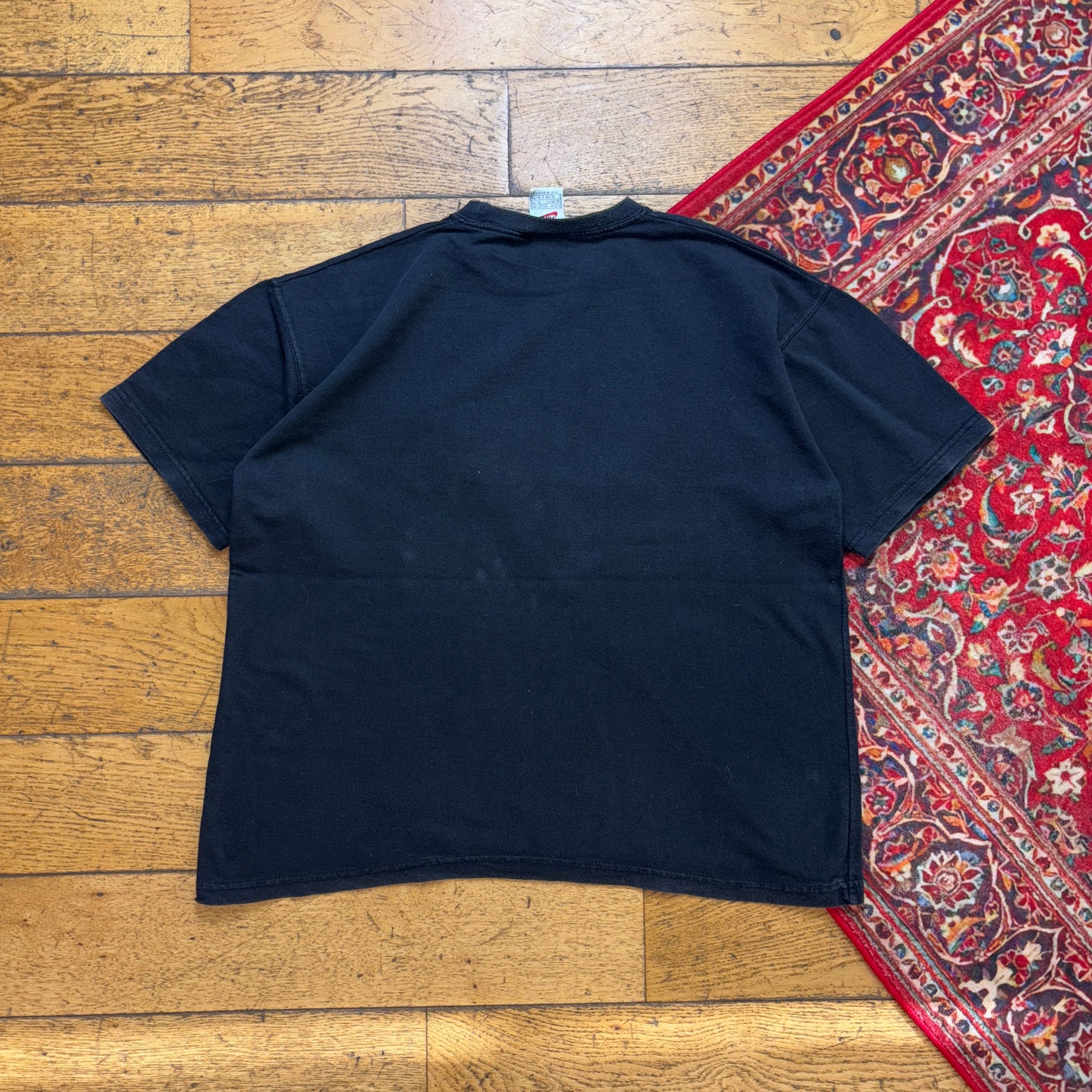 Vintage Nike Black Embroidered Boxy Cropped Graphic T-Shirt - M