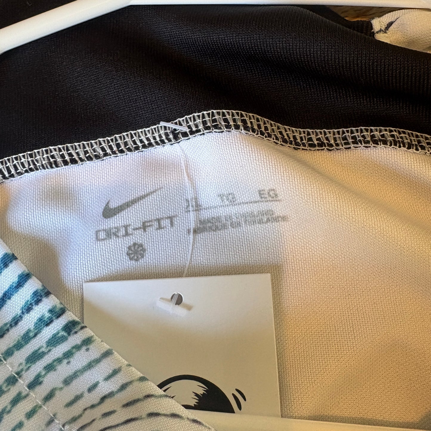 Vintage Nike Liverpool 22/23 White Football Shirt - M