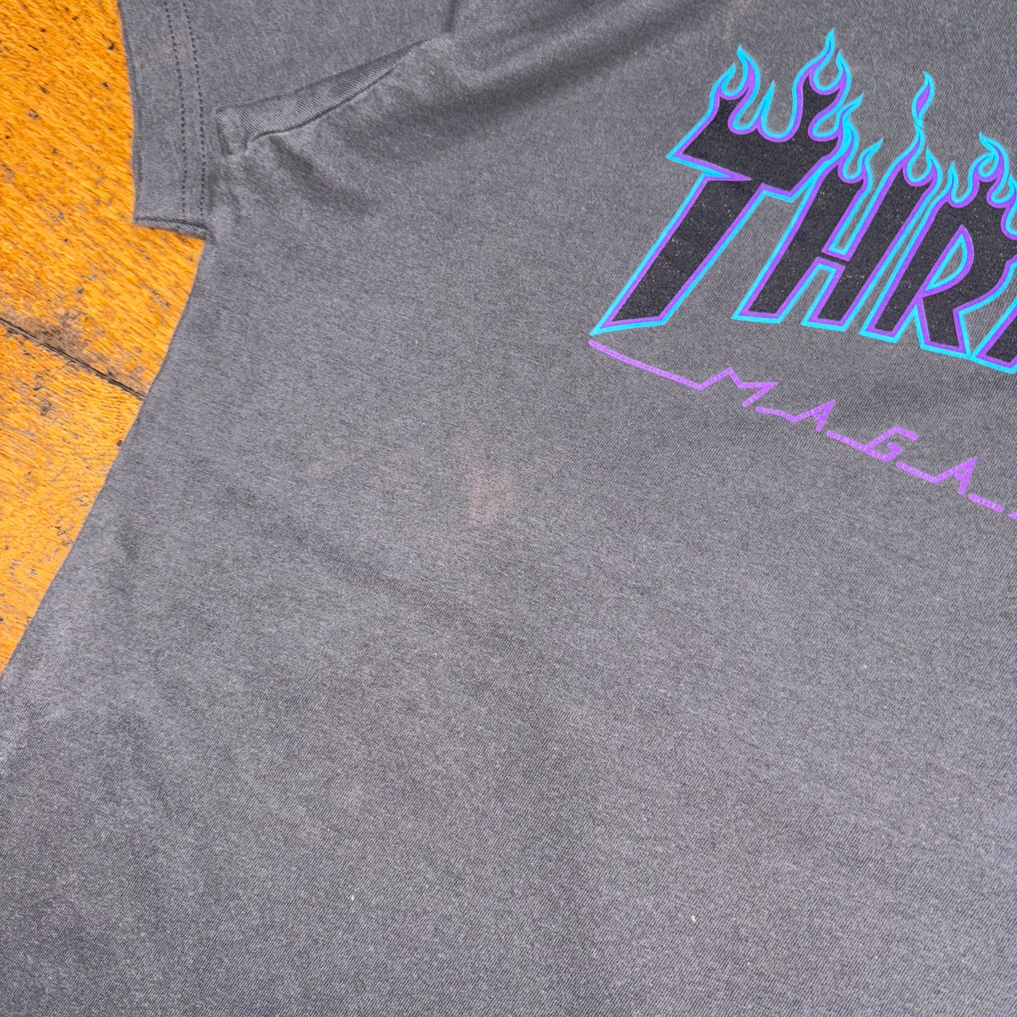 Vintage Thrasher Grey Flames Skate Graphic T-Shirt - XS