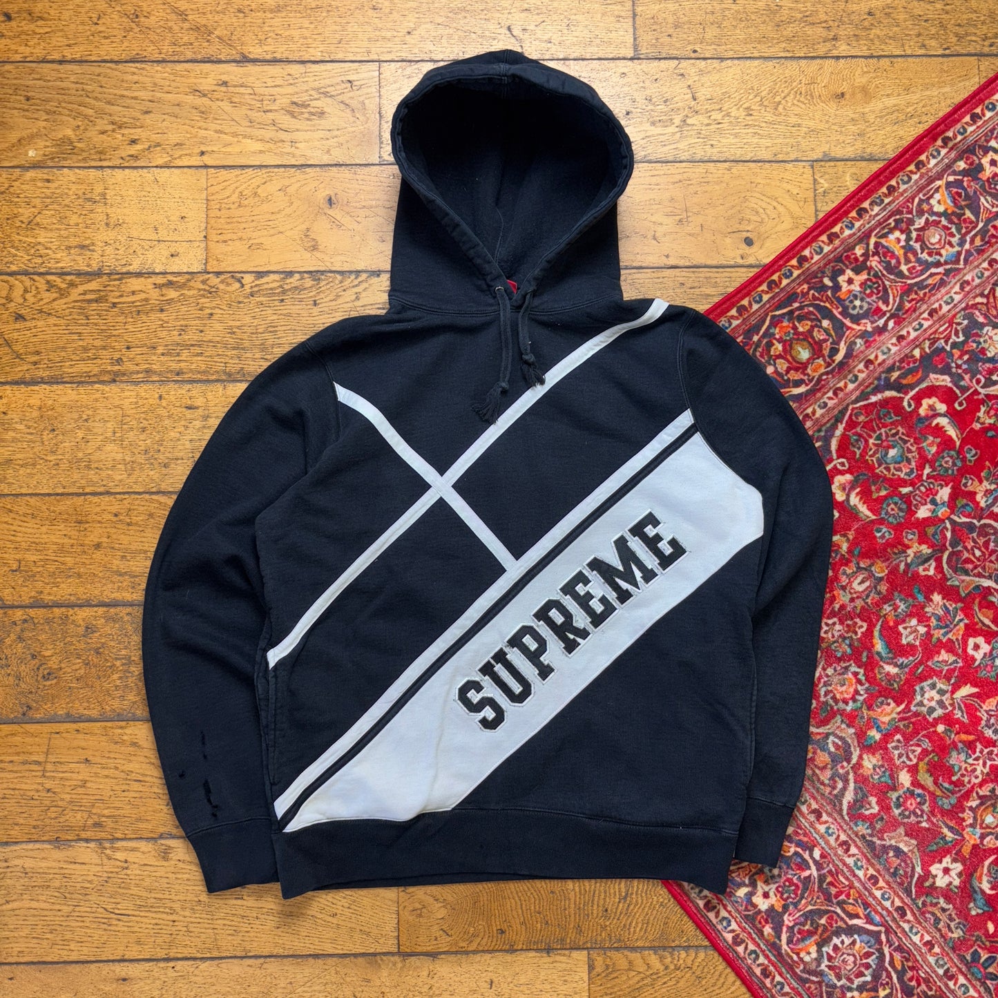 Vintage Supreme Black Hoodie Embroidered Sweatshirt - M