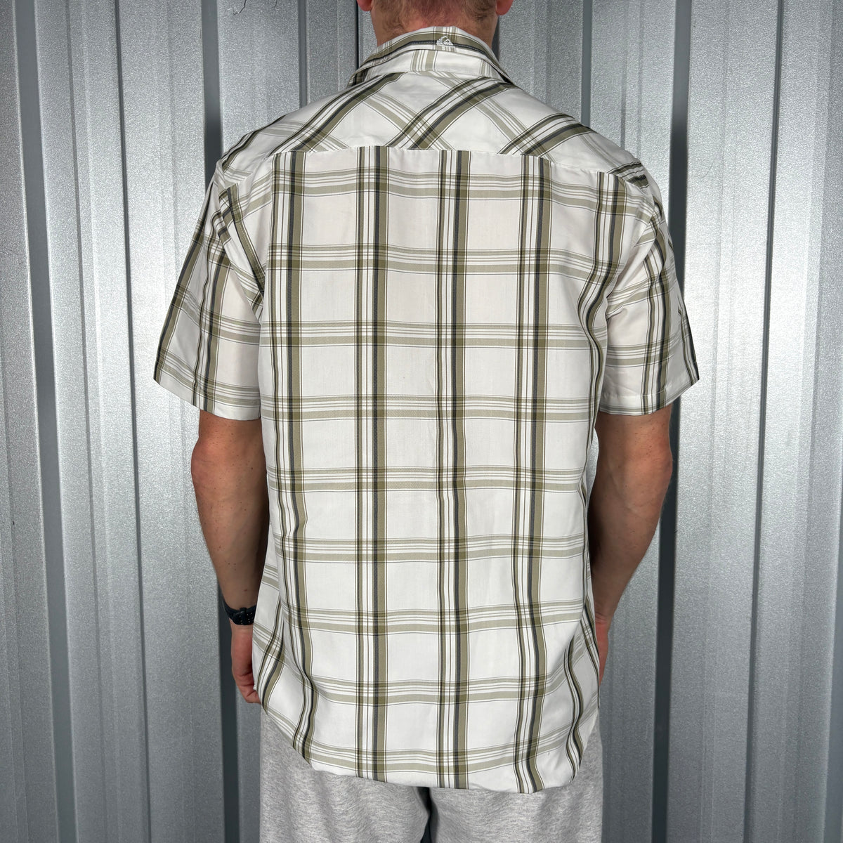 Quiksilver White Check Plaid Short Sleeve Shirt - M