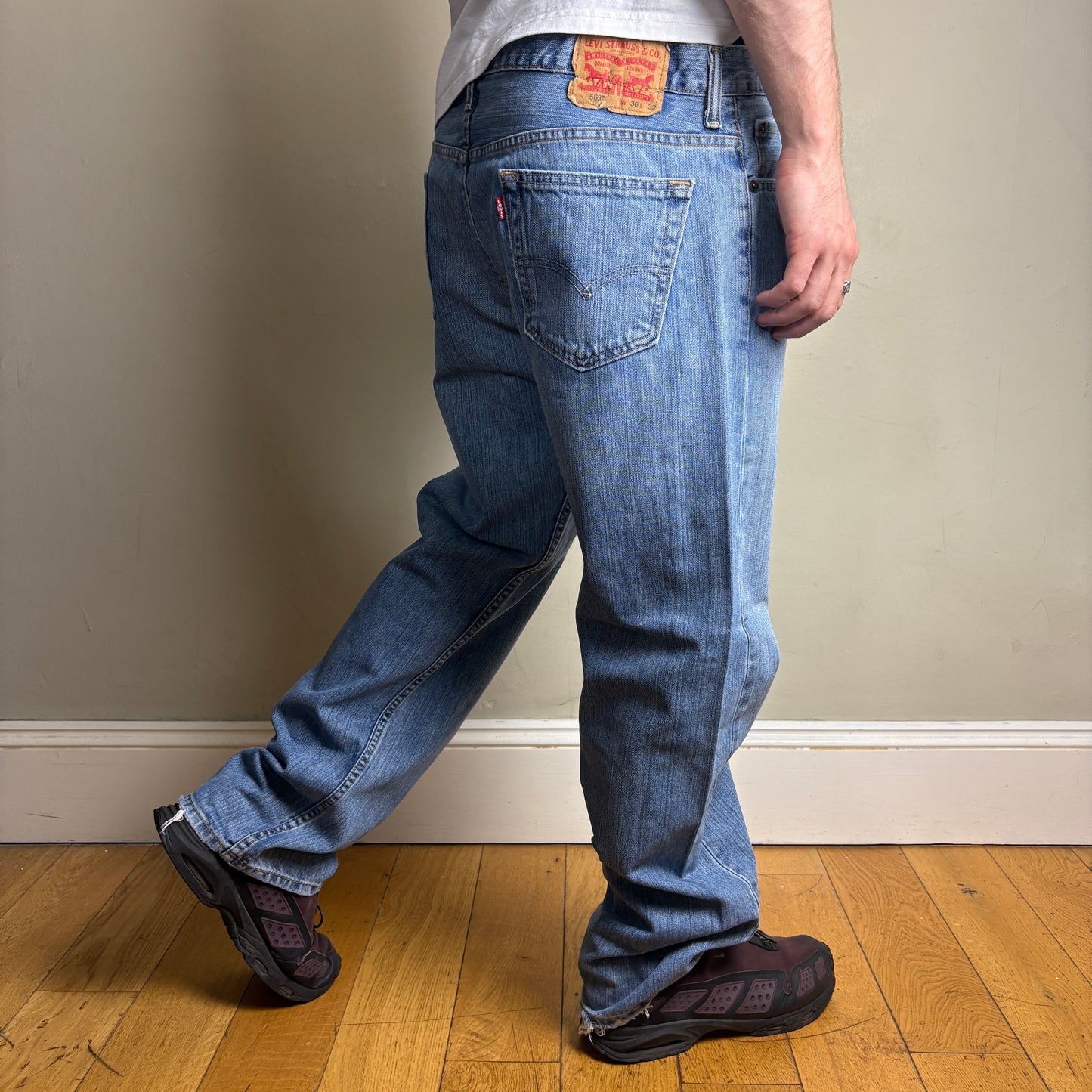 Vintage Levis 569 Baggy Blue Denim Jeans - 38R