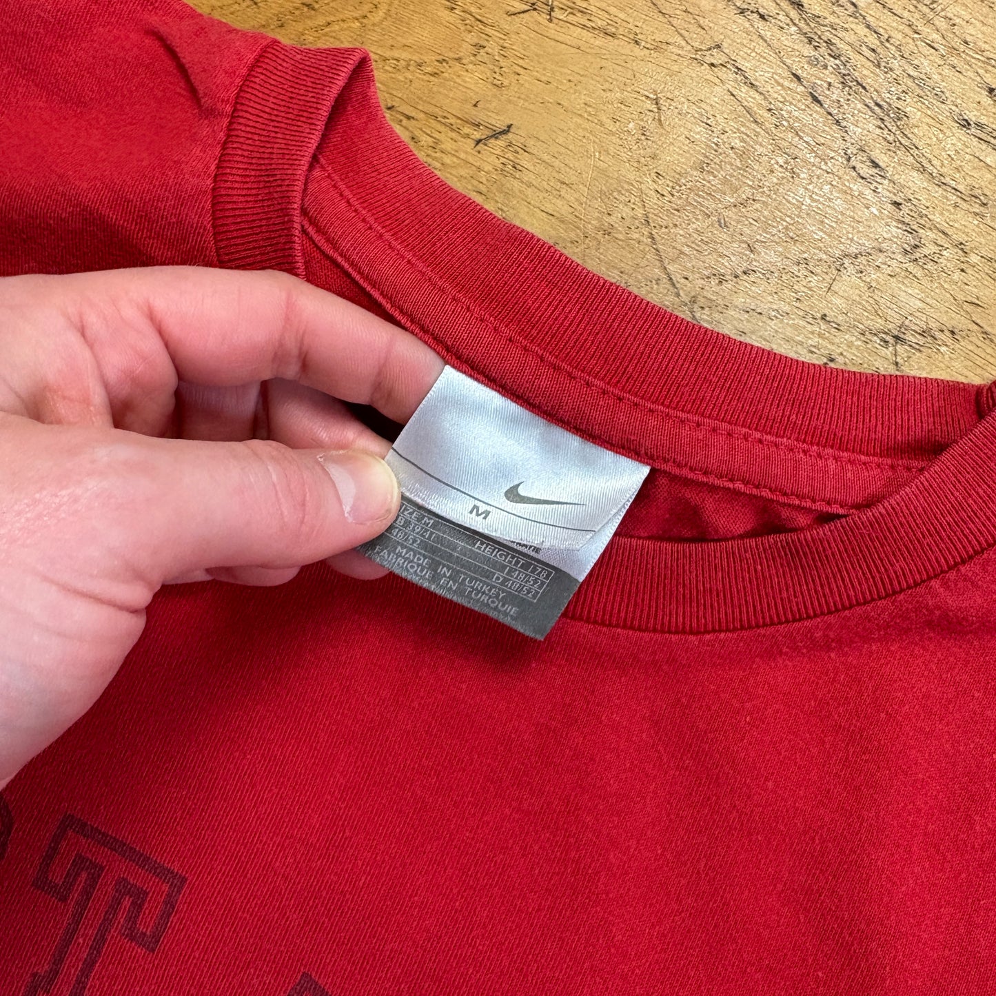 Vintage 00s Nike Red Graphic T-Shirt - M