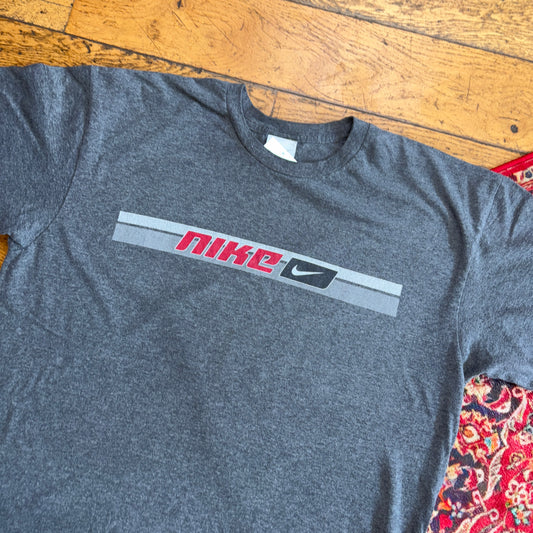Vintage Nike Y2K Grey Graphic T-Shirt - XL