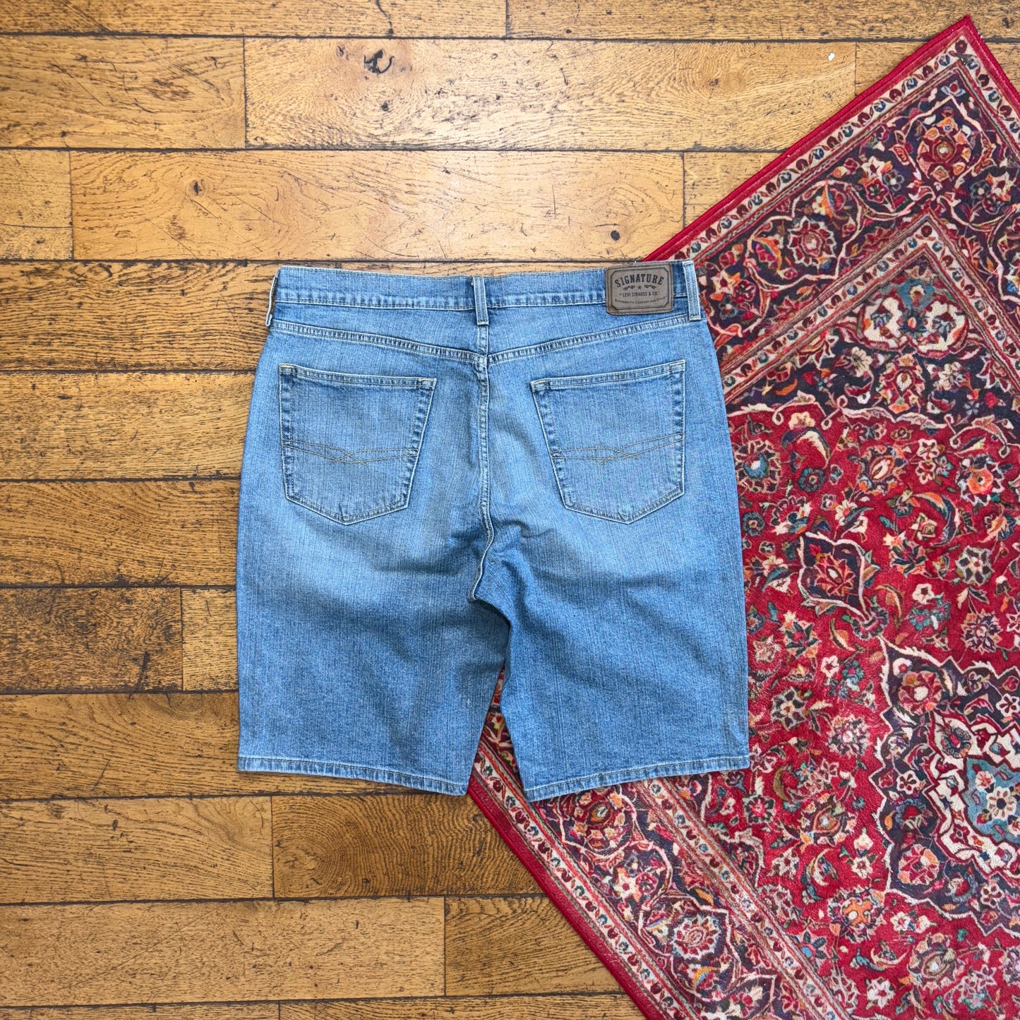 Vintage Levis Baggy Blue Denim Shorts - 36