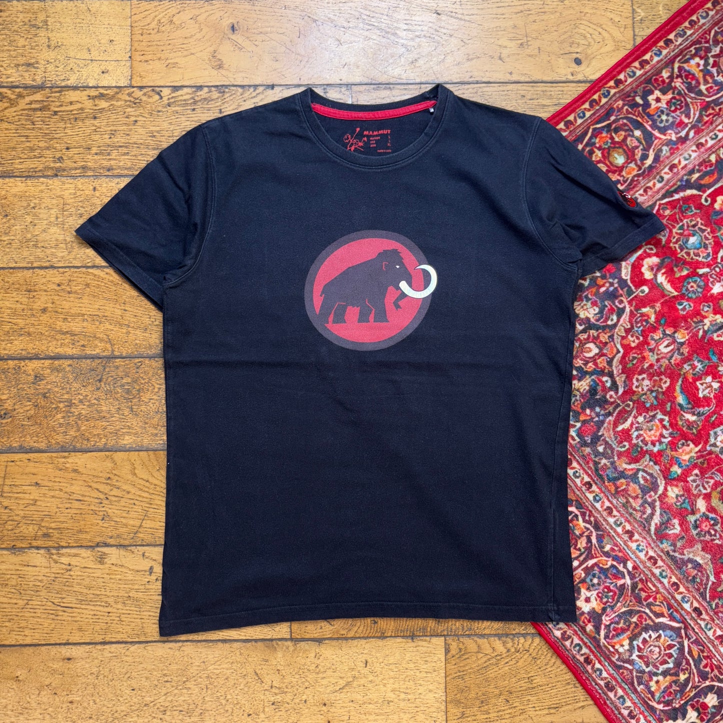 Vintage Mammut Black Graphic T-Shirt - M