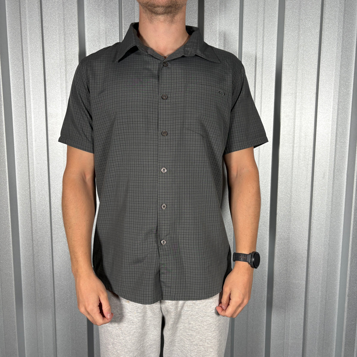 Oakley Grey Check Plaid Short Sleeve Shirt - M