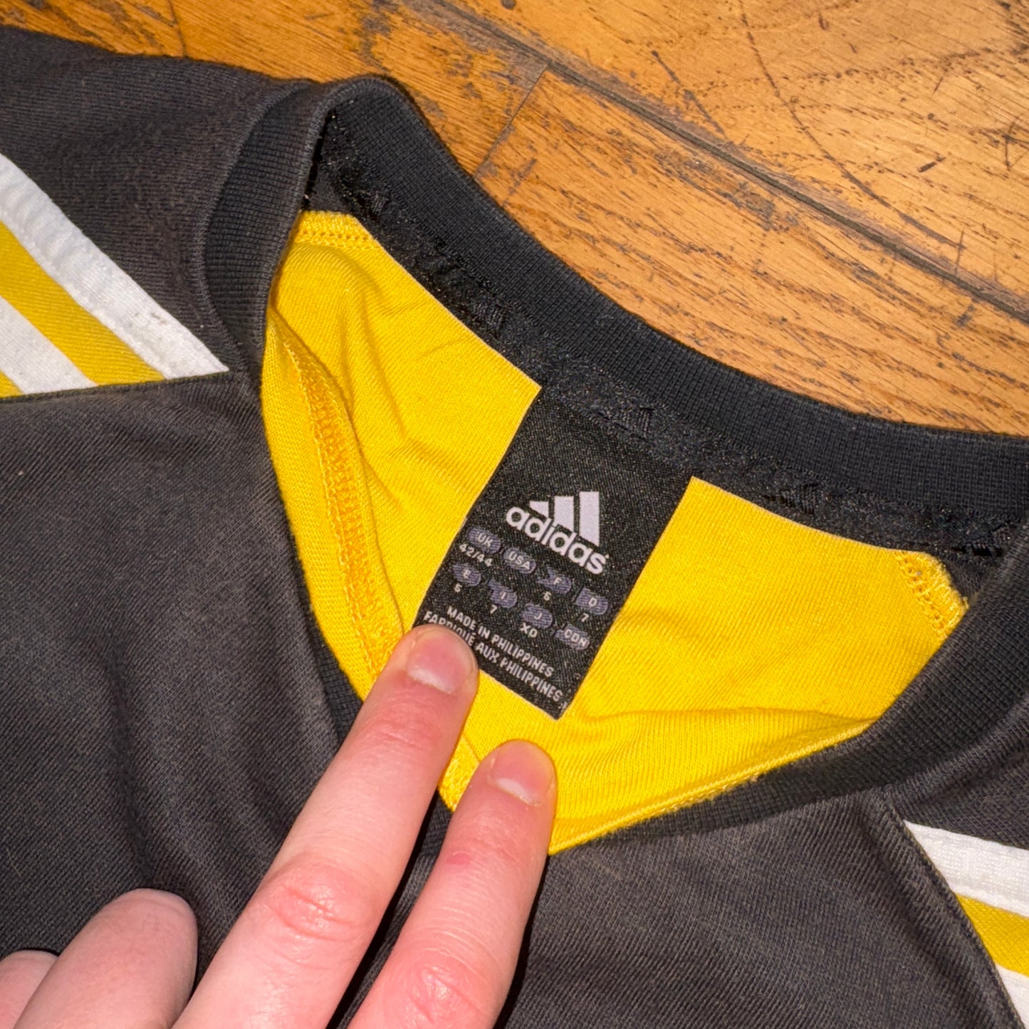 Vintage Adidas Black Yellow Embroidered Graphic T-Shirt - XL
